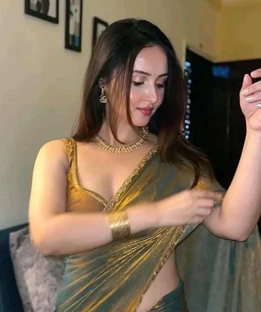Panchtatva Chiffon Self Design Regular Saree With Unstitched Blouse Piece ( Gold ) Panchtatva Chiffon Self Design Regular Saree With Unstitched Blouse Piece ( Gold )