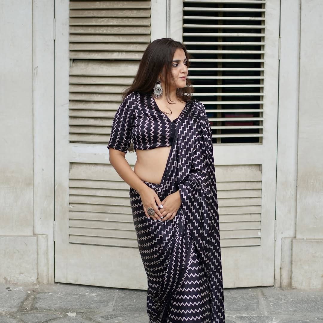     			Panchtatva Silk Printed Regular Saree With Unstitched Blouse Piece ( Black )