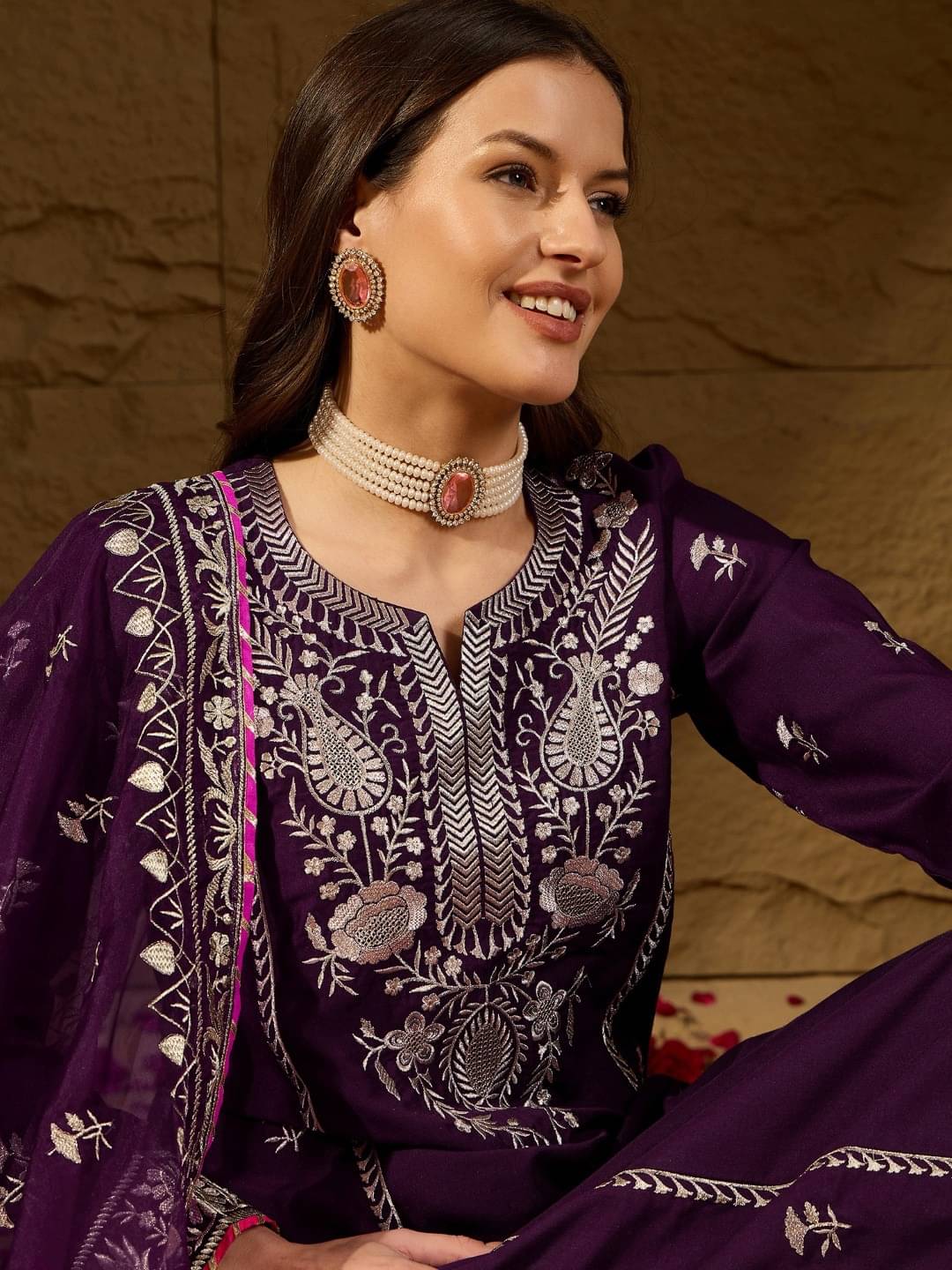 Vaamsi Women Silk Blend Embroidered Straight Kurti With Palazzo ( Purple ) Vaamsi Women Silk Blend Embroidered Straight Kurti With Palazzo ( Purple )