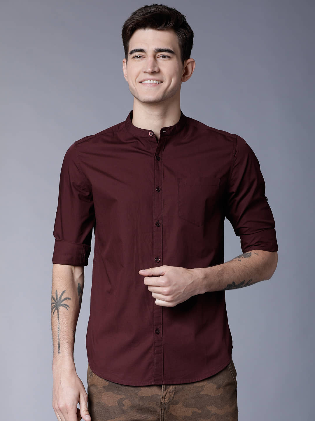 Highlander Cotton Blend Slim Fit Solids Full Sleeves Men's Casual Shirt - Maroon ( Pack of 1 )