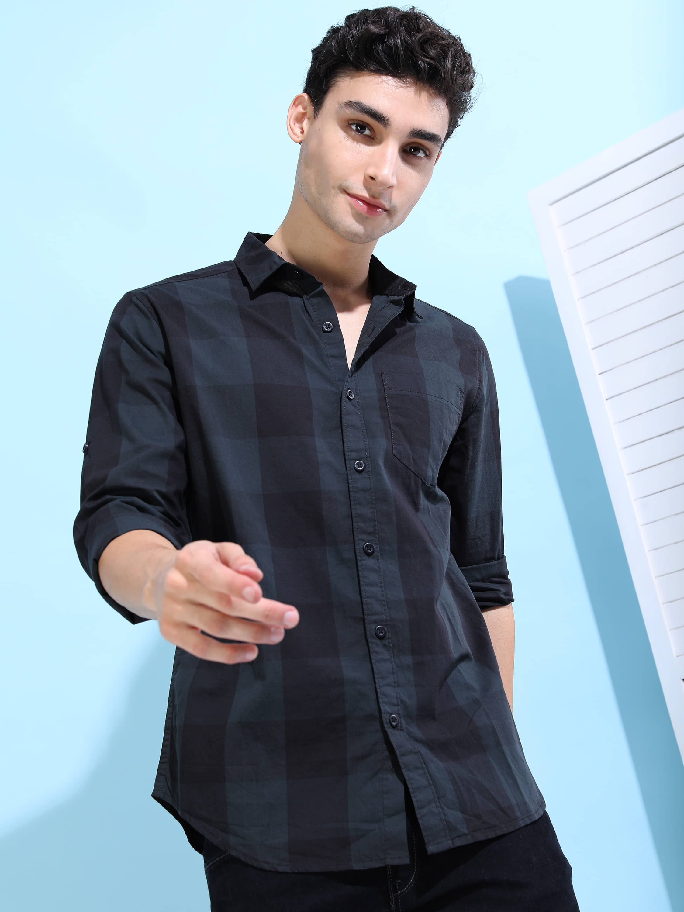 Highlander Cotton Blend Slim Fit Checks Full Sleeves Men's Casual Shirt - Black ( Pack of 1 )