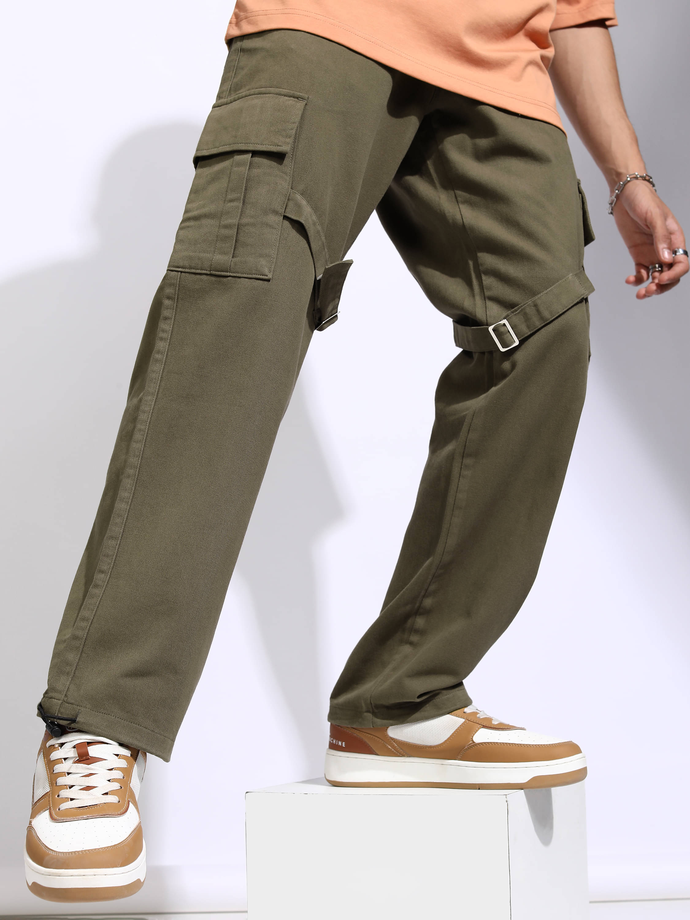     			Highlander Regular Flat Men's Cargos - Green ( Pack of 1 )