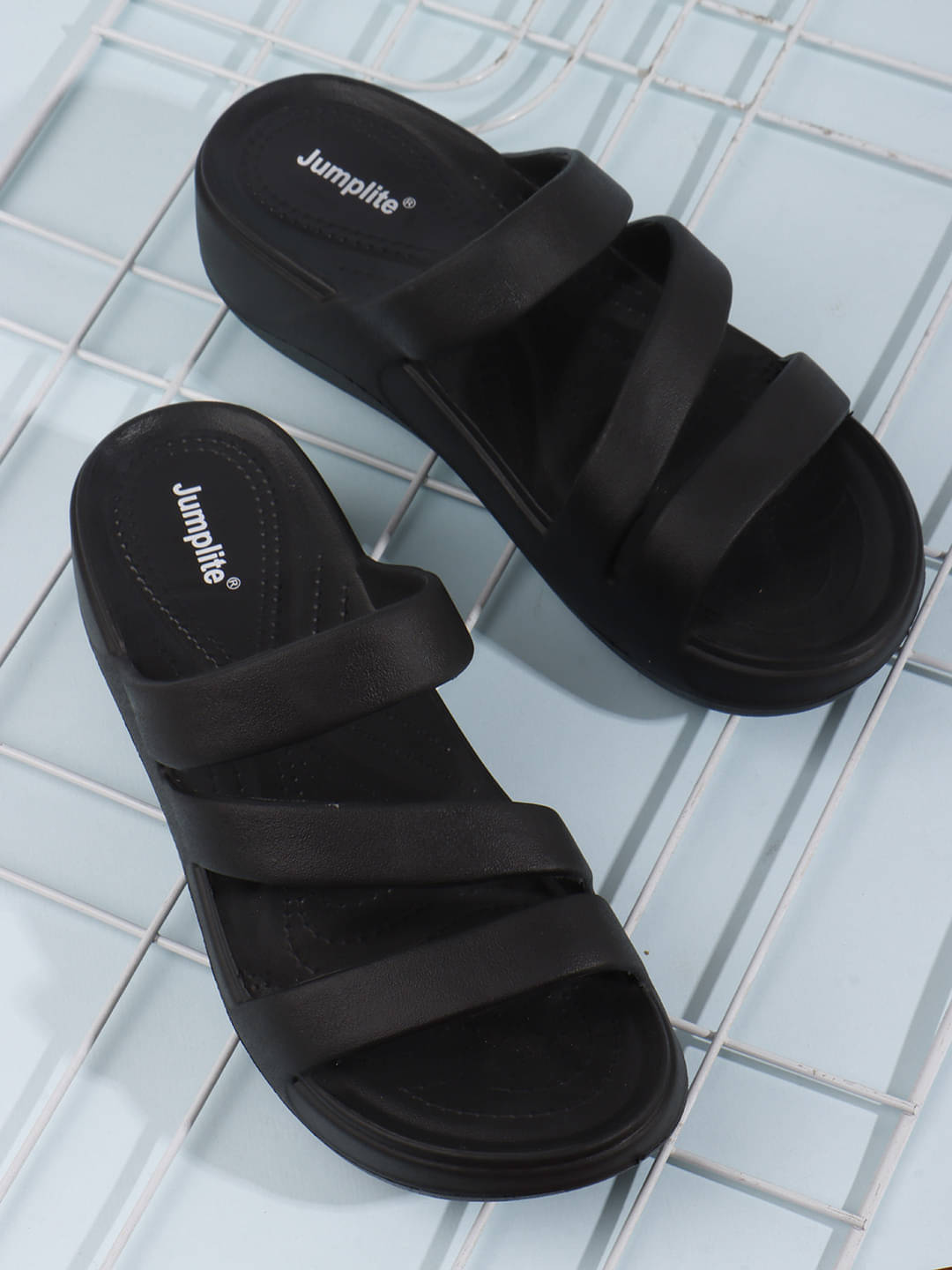     			JUMPLITE Black Women's Slipper