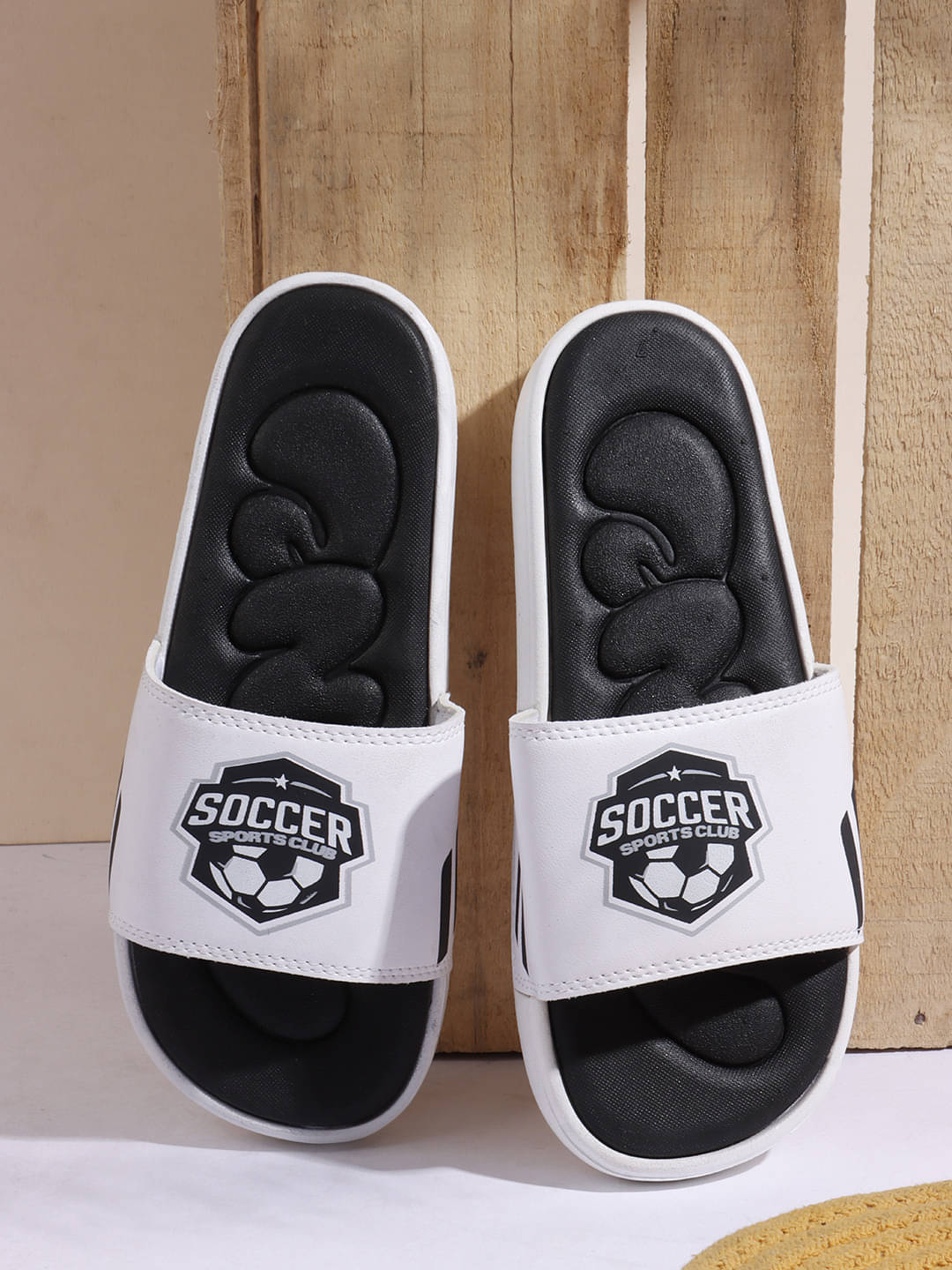     			JUMPLITE Black Women's Slipper