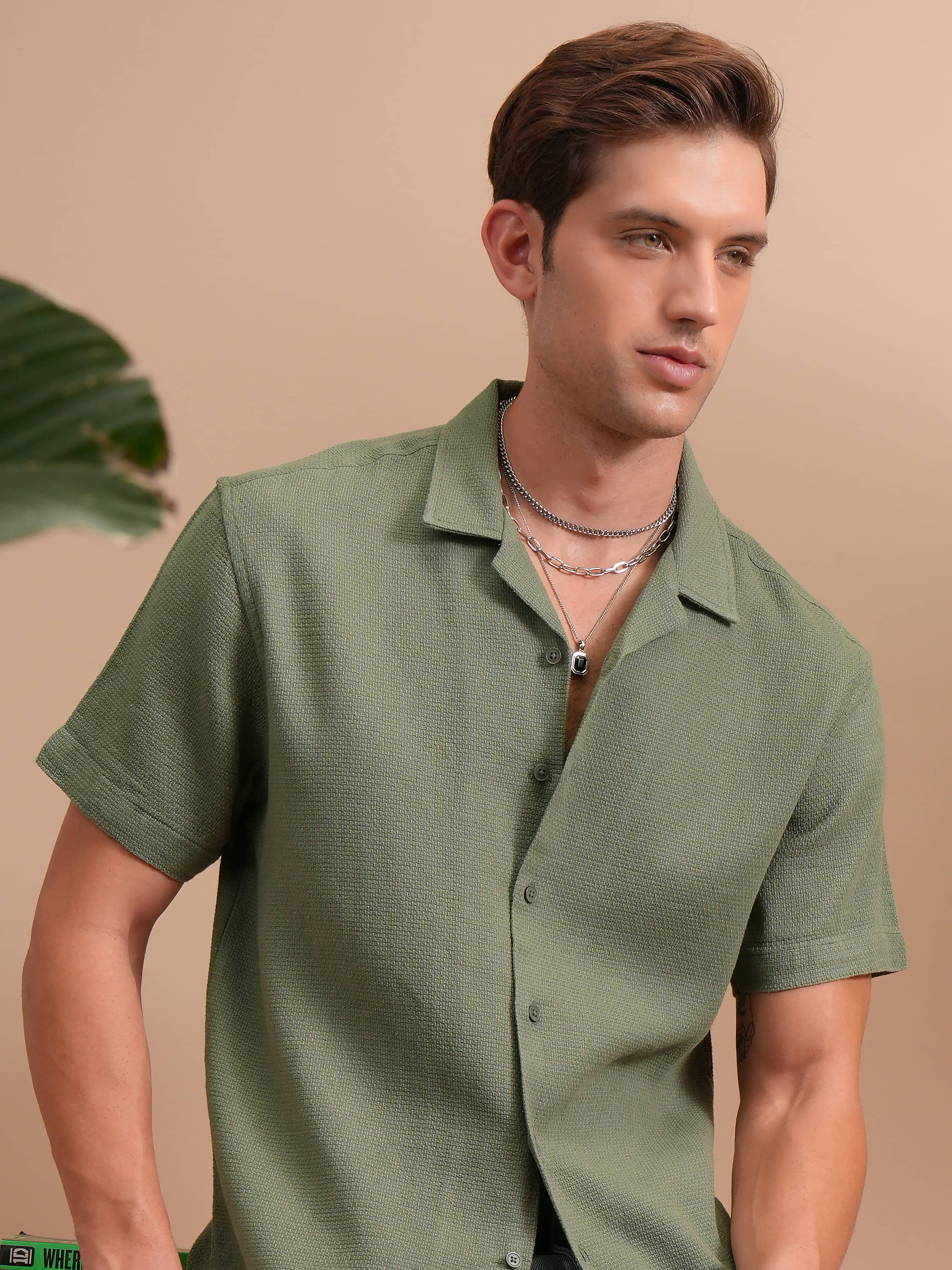 Locomotive 100% Cotton Relaxed Fit Solids Half Sleeves Men's Casual Shirt - Green ( Pack of 1 )     			Locomotive 100% Cotton Relaxed Fit Solids Half Sleeves Men's Casual Shirt - Green ( Pack of 1 )