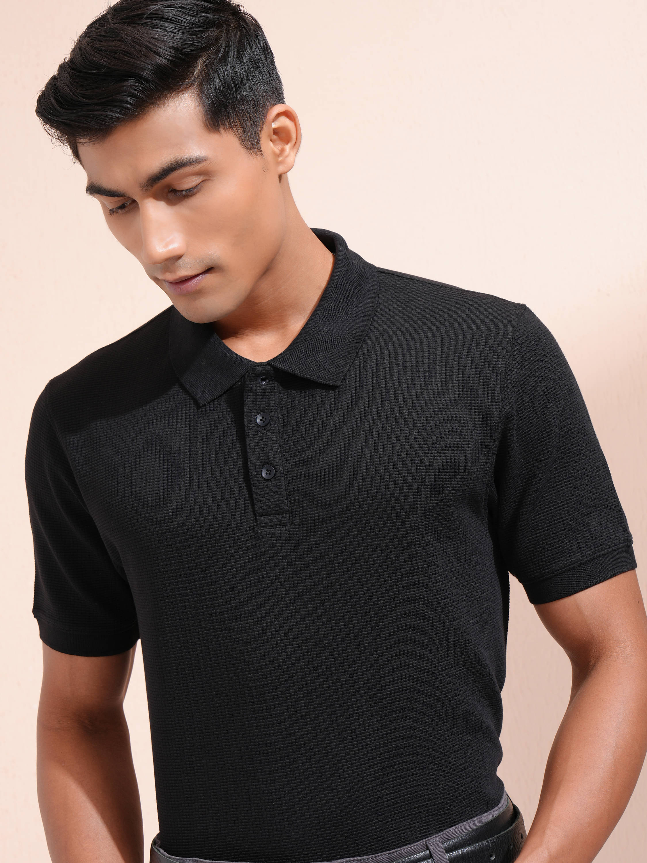     			Locomotive Men Cotton Blend Relaxed Fit Self Design Polo T Shirt ( Black )