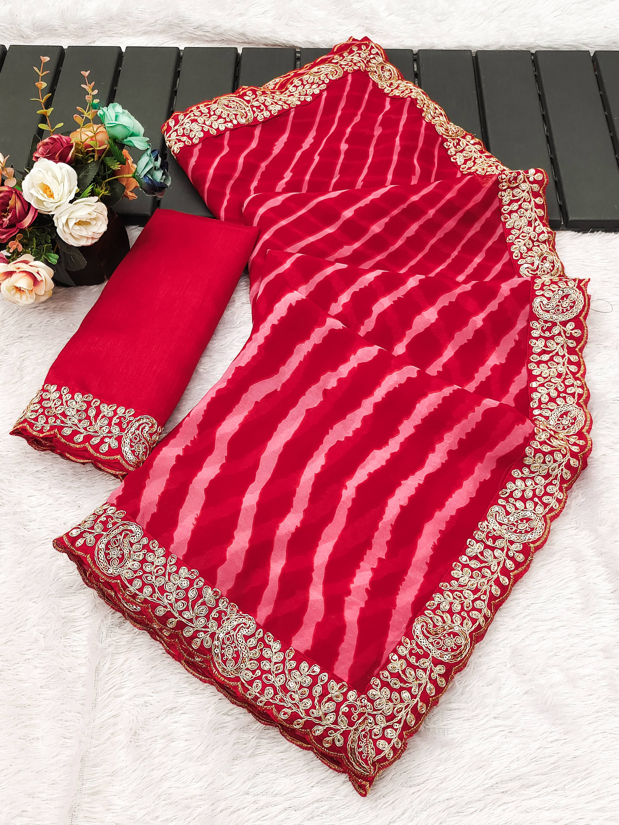     			Parmila Fashion Chiffon Embellished Leheriya Saree With Unstitched Blouse Piece ( Red )