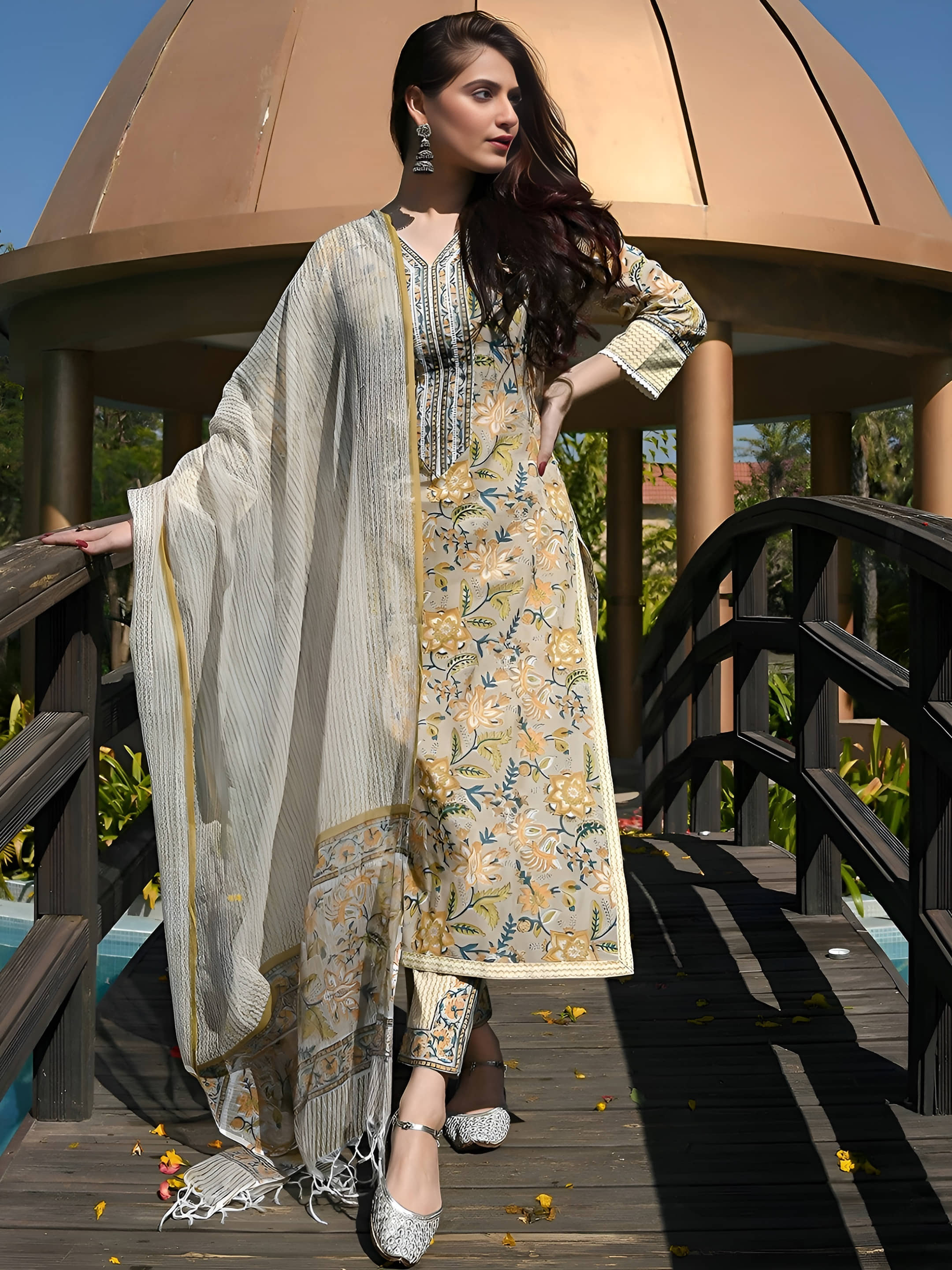 AK FASHION MALL Women Cotton Blend Printed Straight Kurti With Pants ( Gold )