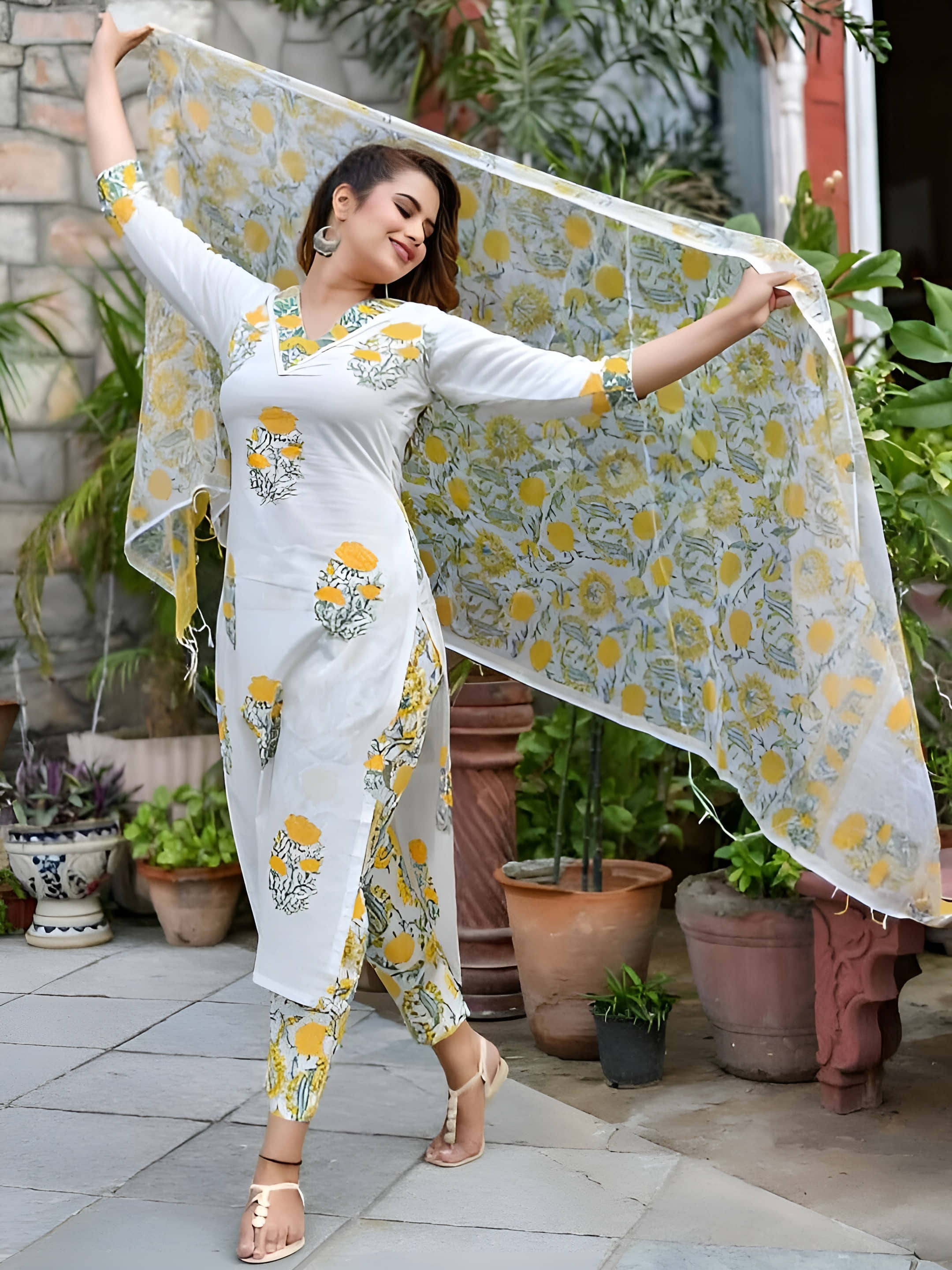 AK FASHION MALL Women Cotton Blend Printed Straight Kurti With Pants ( White )