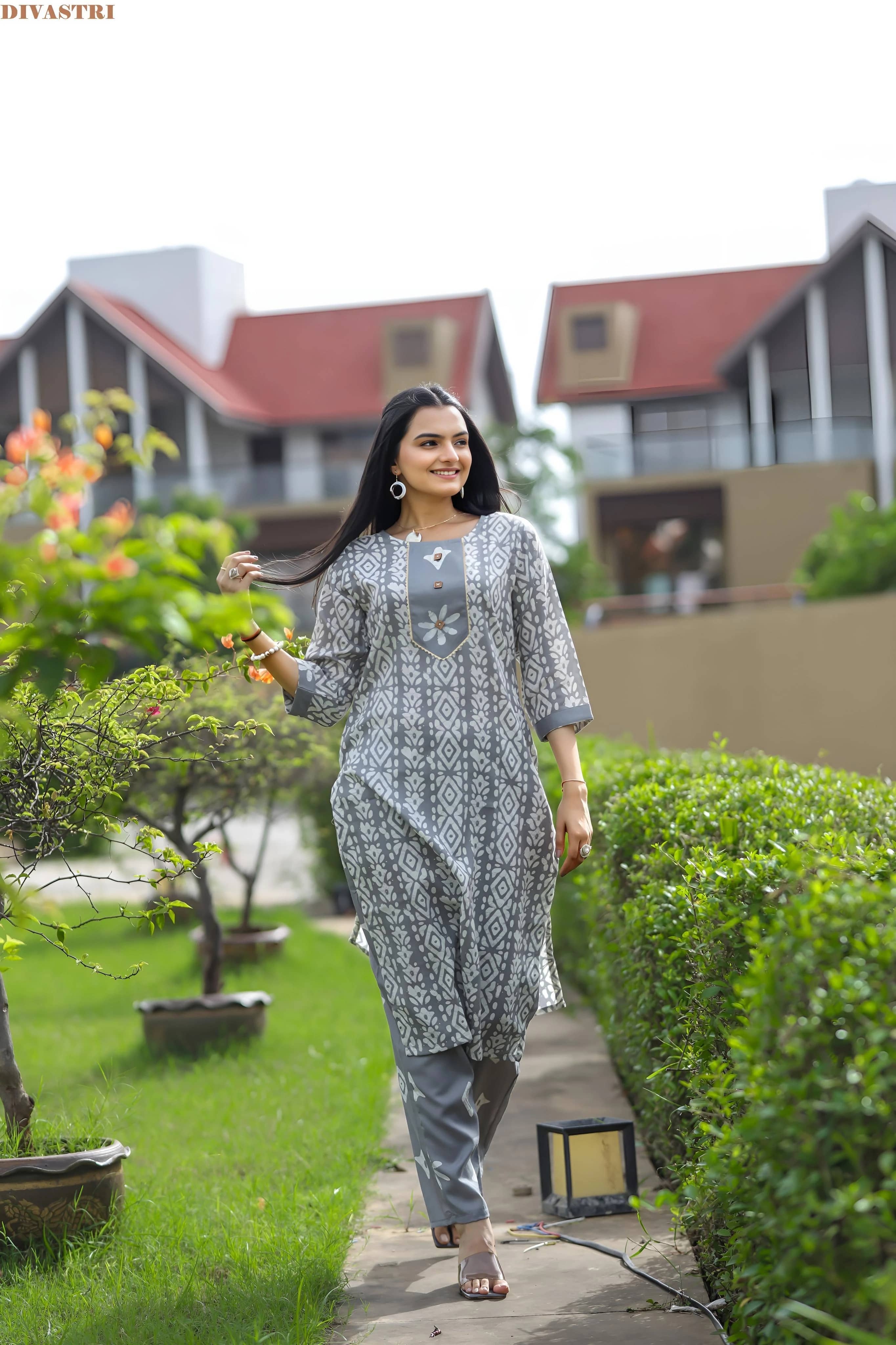 AK FASHION MALL Women Cotton Blend Printed A-line Kurti With Pants ( Grey )