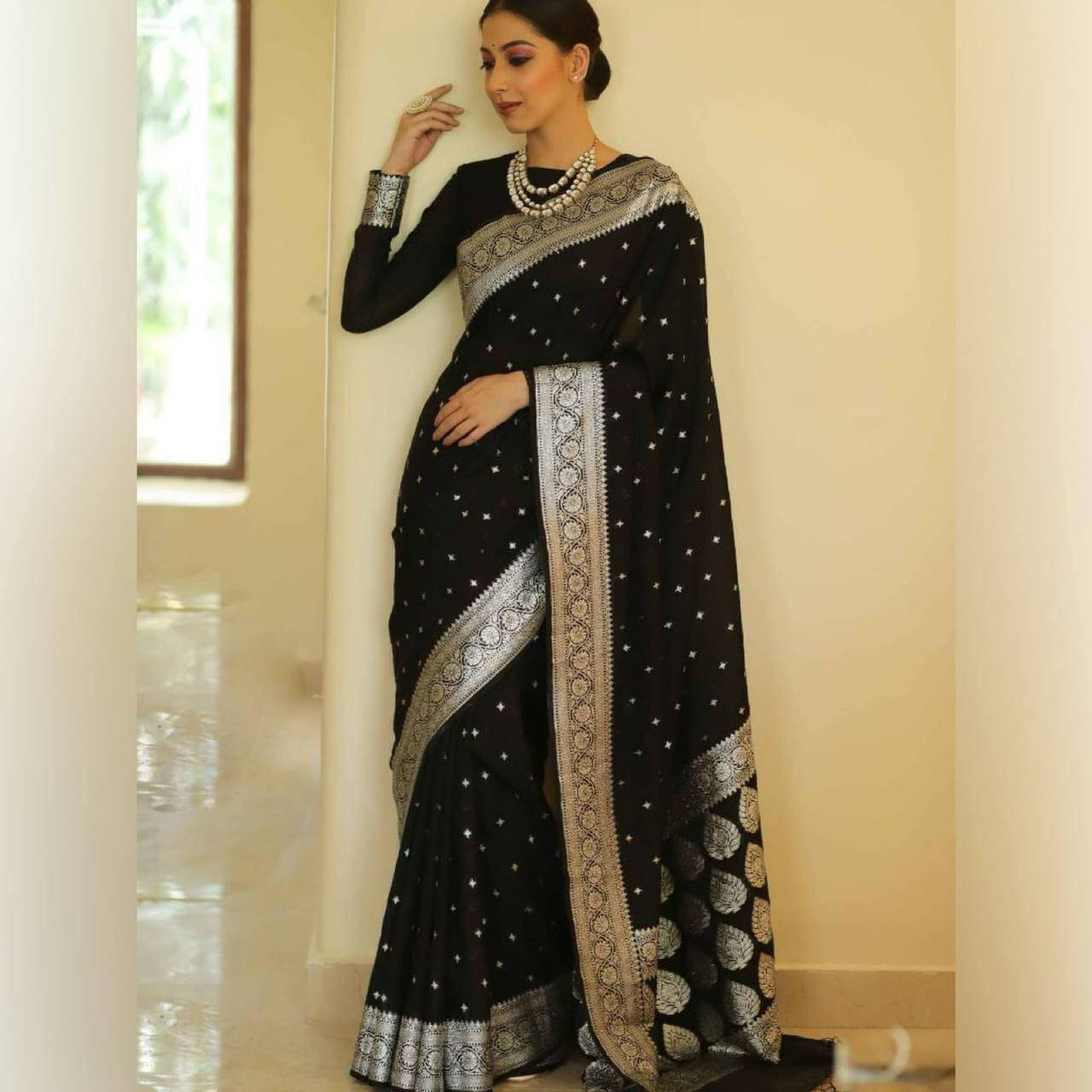 Bansari Textile Art Silk Applique Kanjeevaram Sarees With Unstitched Blouse Piece ( Black ) Bansari Textile Art Silk Applique Kanjeevaram Sarees With Unstitched Blouse Piece ( Black )