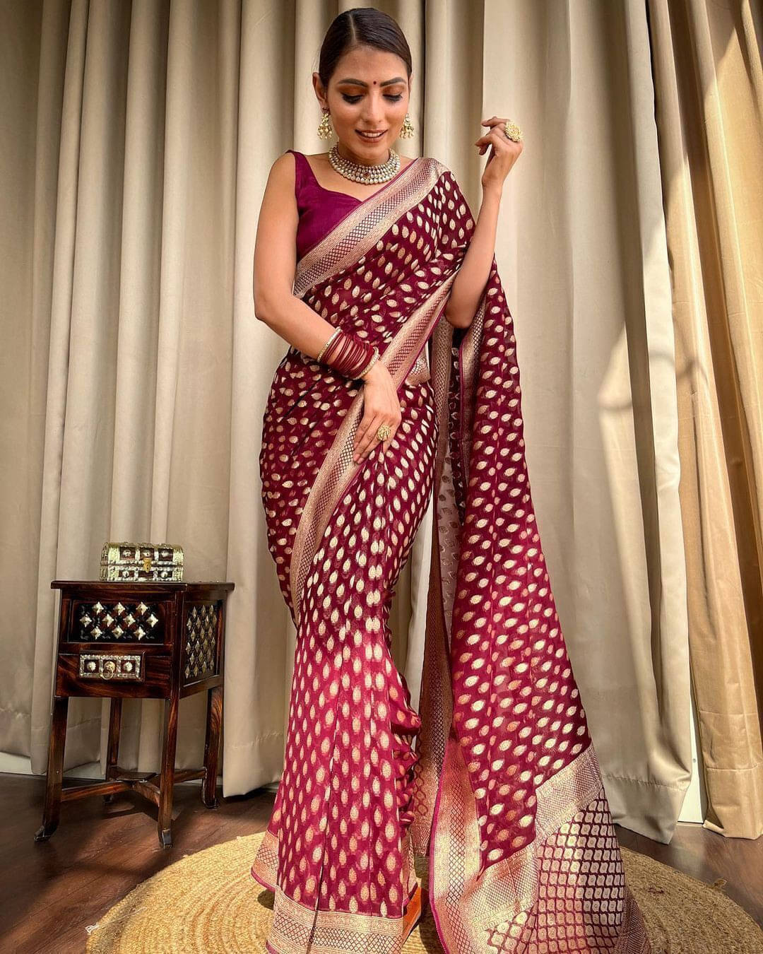     			Bansari Textile Art Silk Embroidered Regular Saree With Unstitched Blouse Piece ( Maroon )