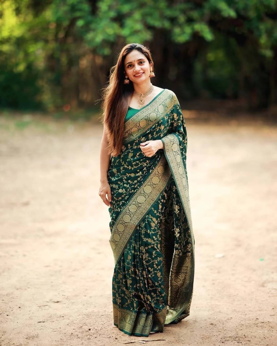     			Bansari Textile Art Silk Printed Banarasi saree With Unstitched Blouse Piece ( Green )