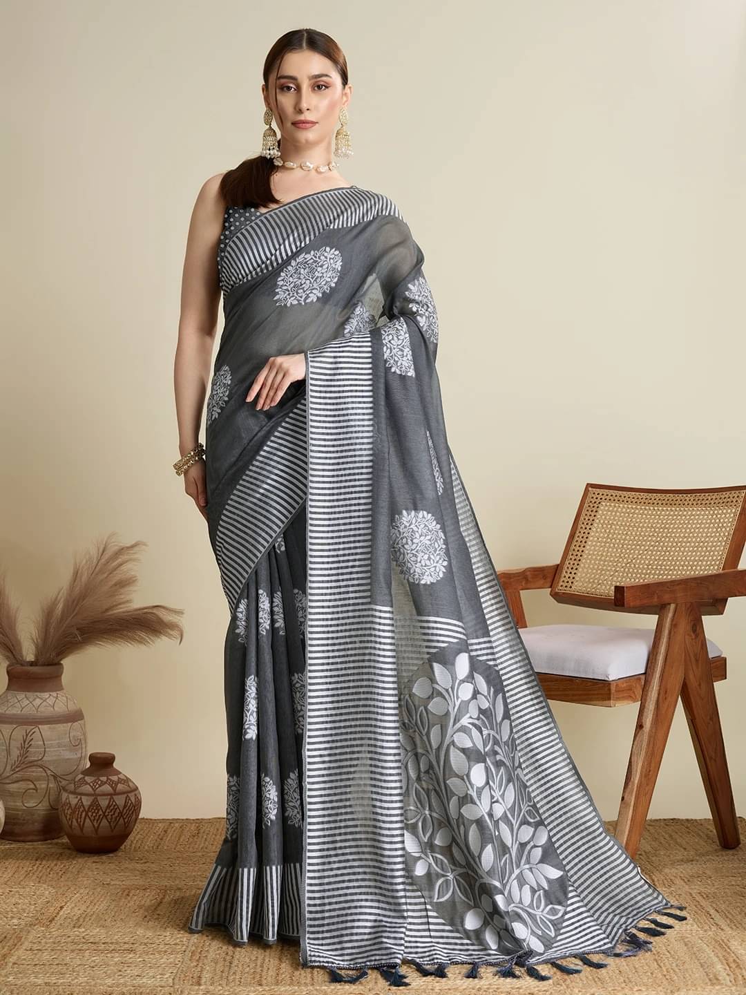     			Bansari Textile Art Silk Printed Banarasi saree With Unstitched Blouse Piece ( Grey )
