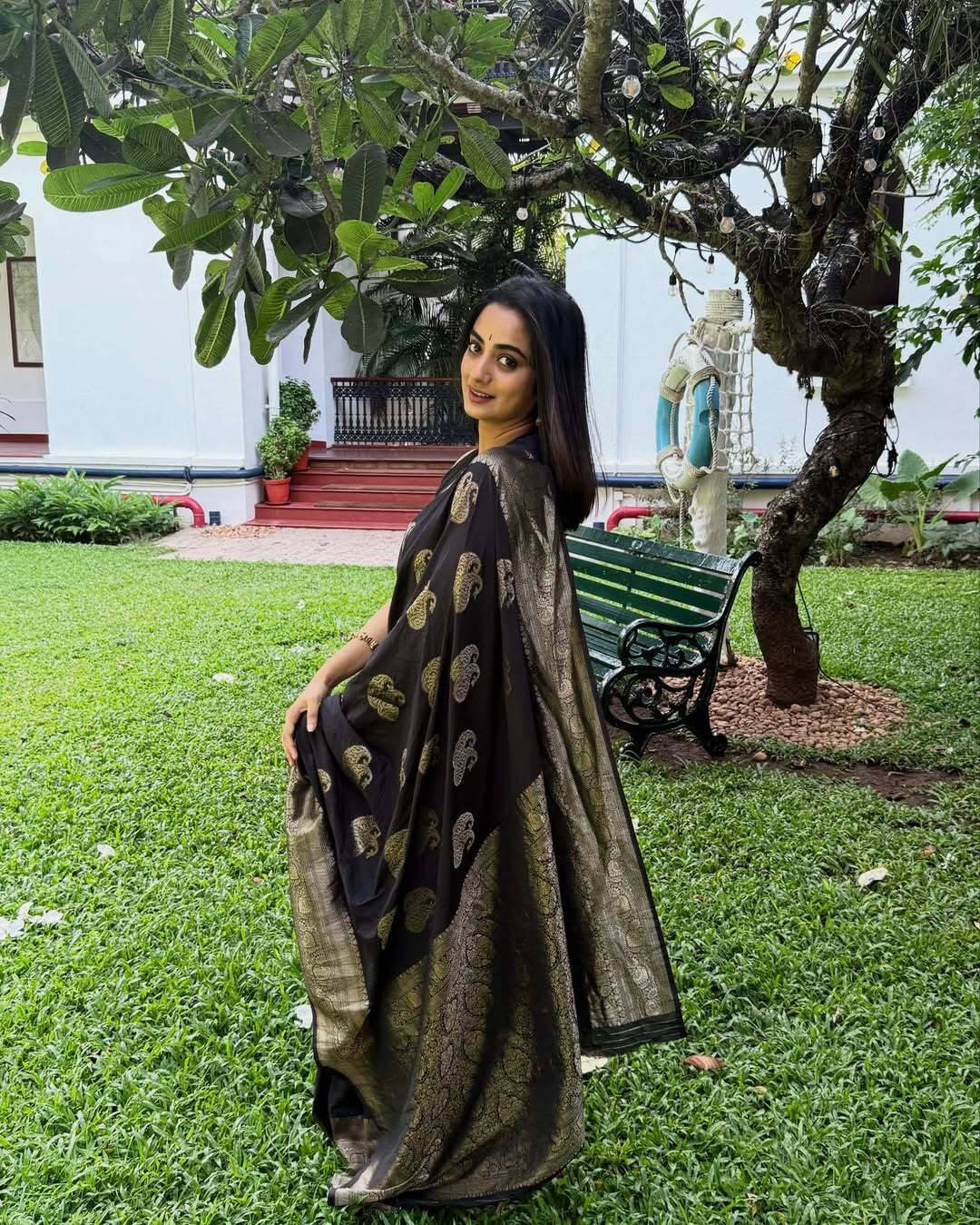 Bansari Textile Art Silk Printed Banarasi saree With Unstitched Blouse Piece ( Black ) Bansari Textile Art Silk Printed Banarasi saree With Unstitched Blouse Piece ( Black )
