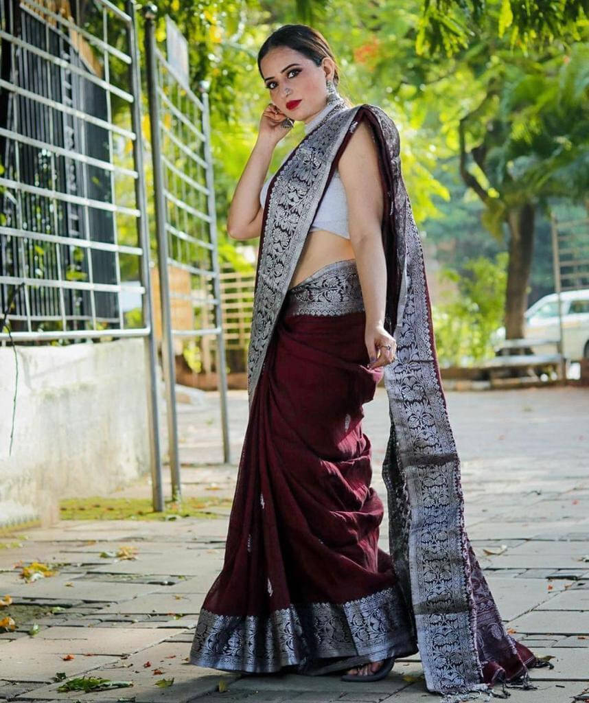     			Bansari Textile Art Silk Self Design Banarasi saree With Unstitched Blouse Piece ( Maroon )