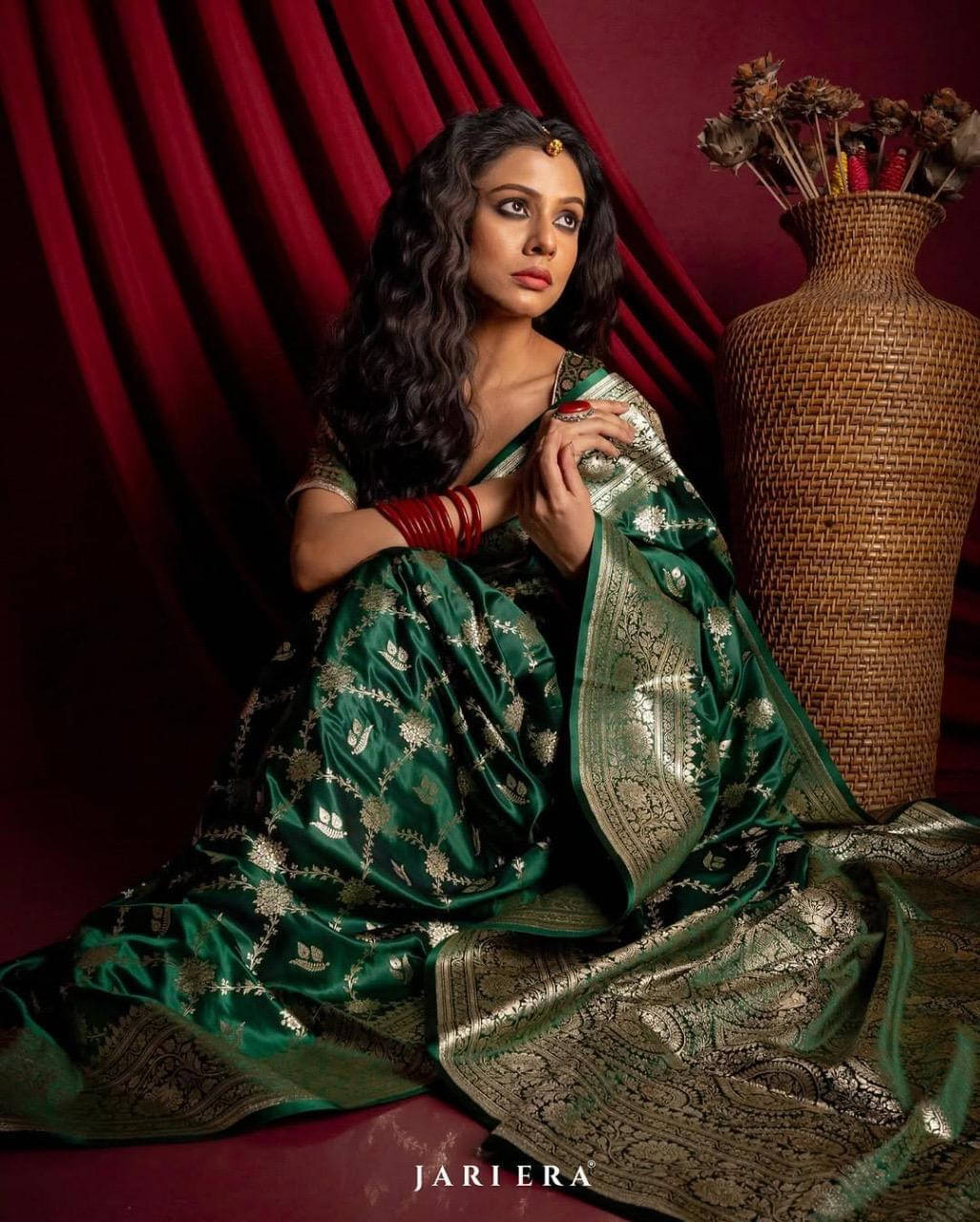 Bansari Textile Art Silk Striped Kanjeevaram Sarees With Unstitched Blouse Piece ( Green ) Bansari Textile Art Silk Striped Kanjeevaram Sarees With Unstitched Blouse Piece ( Green )