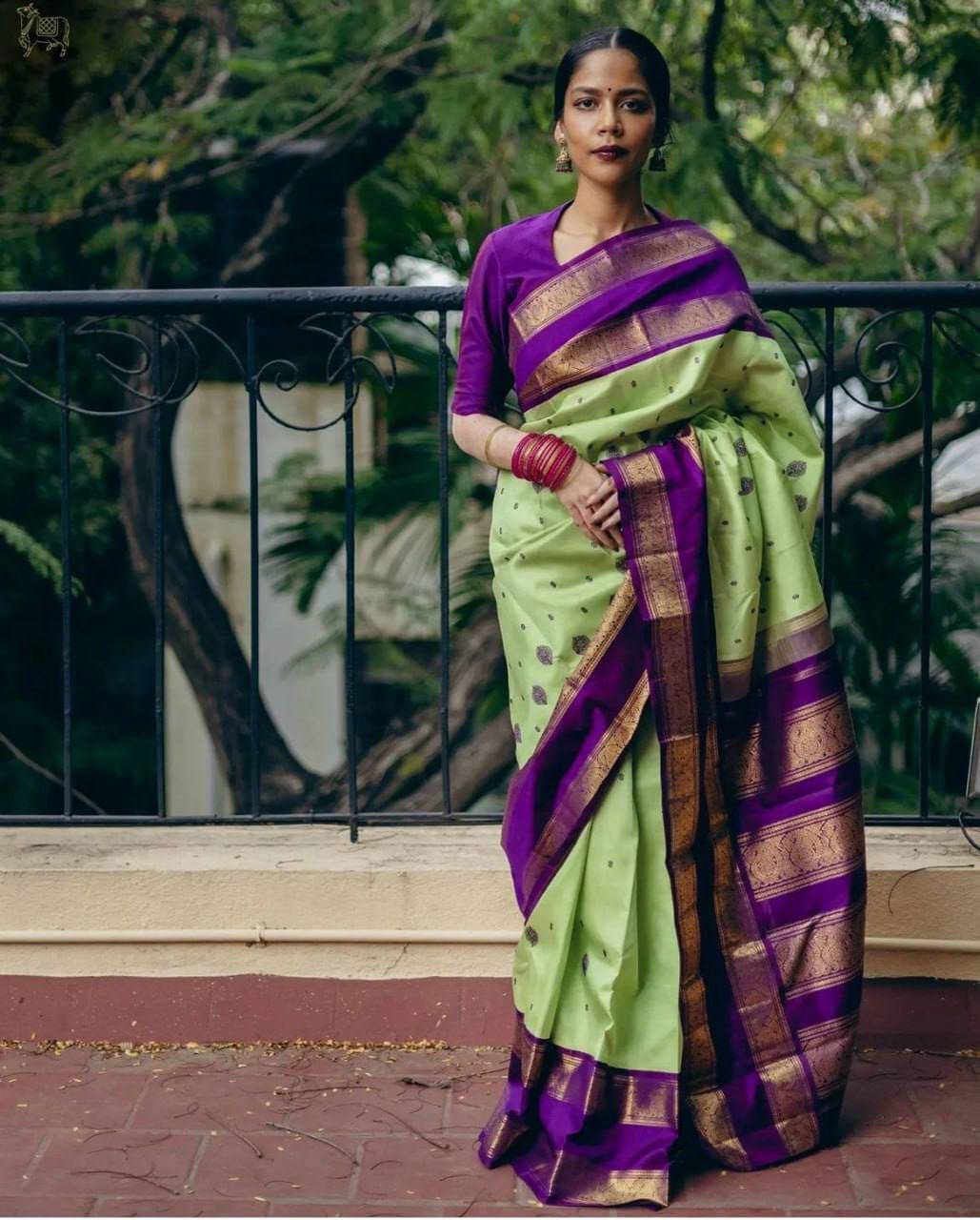 Bansari Textile Art Silk Woven Banarasi saree With Unstitched Blouse Piece ( Light Green ) Bansari Textile Art Silk Woven Banarasi saree With Unstitched Blouse Piece ( Light Green )