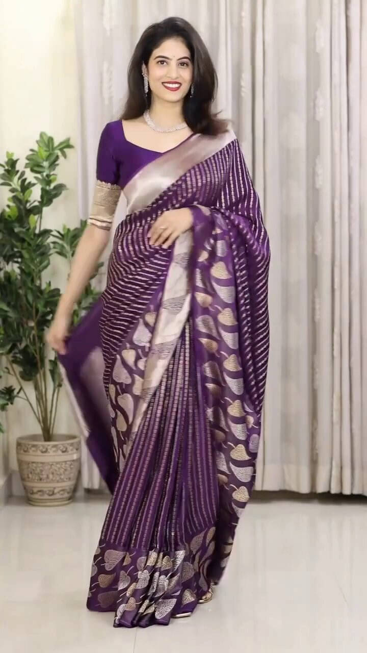     			Bansari Textile Art Silk Woven Banarasi saree With Unstitched Blouse Piece ( Purple )