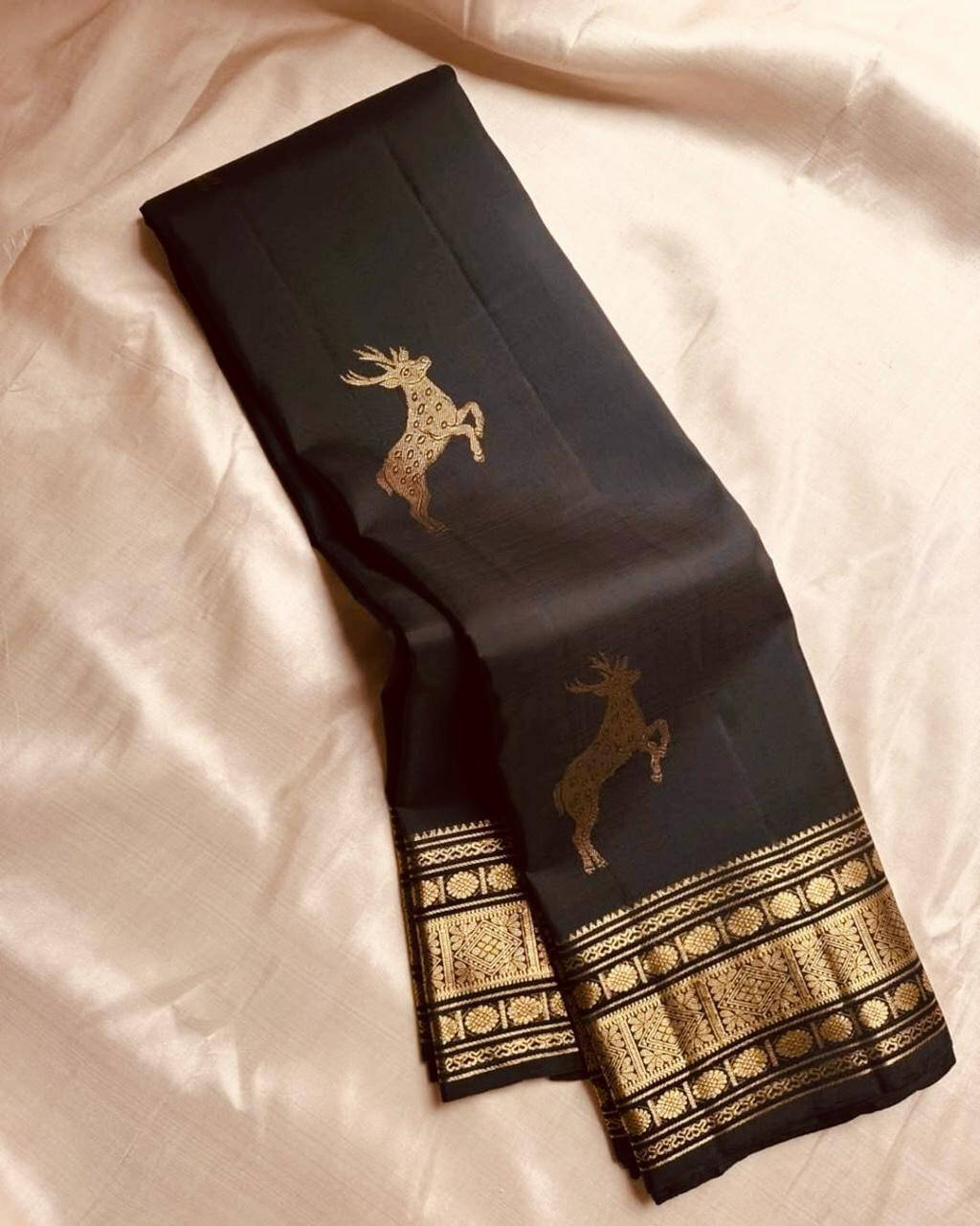     			Bansari Textile Art Silk Woven Banarasi saree With Unstitched Blouse Piece ( Black )