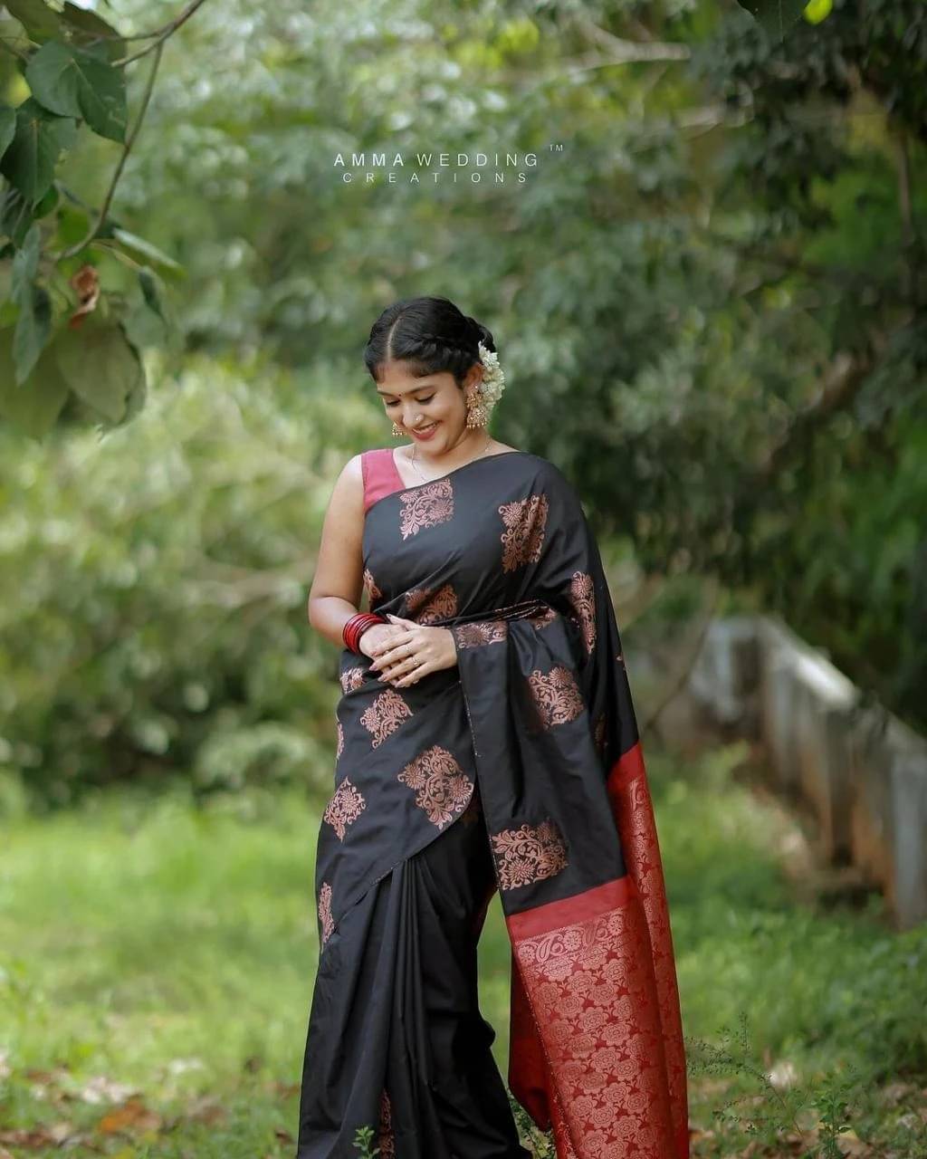 Bansari Textile Art Silk Woven Banarasi saree With Unstitched Blouse Piece ( Black ) Bansari Textile Art Silk Woven Banarasi saree With Unstitched Blouse Piece ( Black )