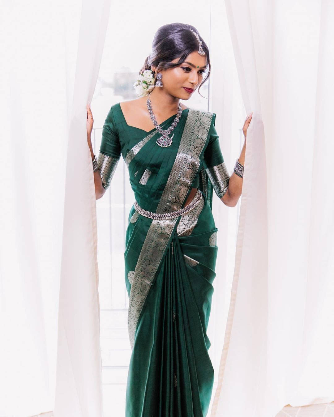 Bansari Textile Art Silk Woven Banarasi saree With Unstitched Blouse Piece ( Light Green ) Bansari Textile Art Silk Woven Banarasi saree With Unstitched Blouse Piece ( Light Green )