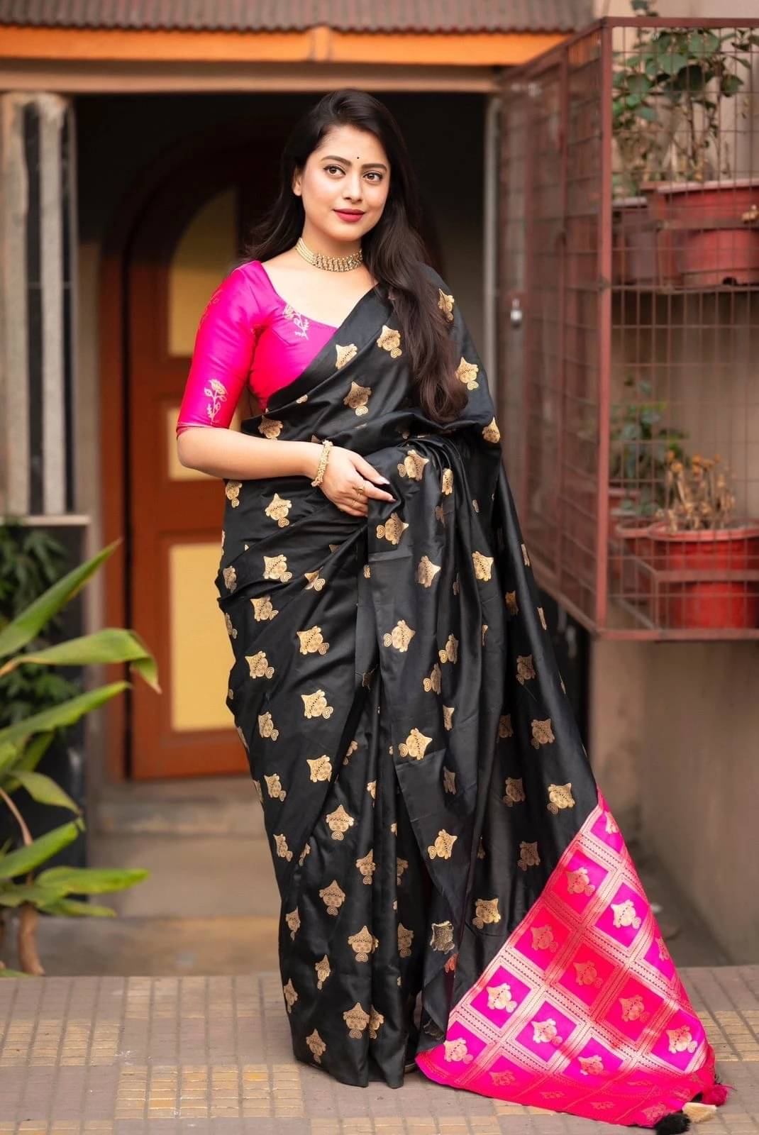     			Bansari Textile Art Silk Woven Banarasi saree With Unstitched Blouse Piece ( Multicolor )