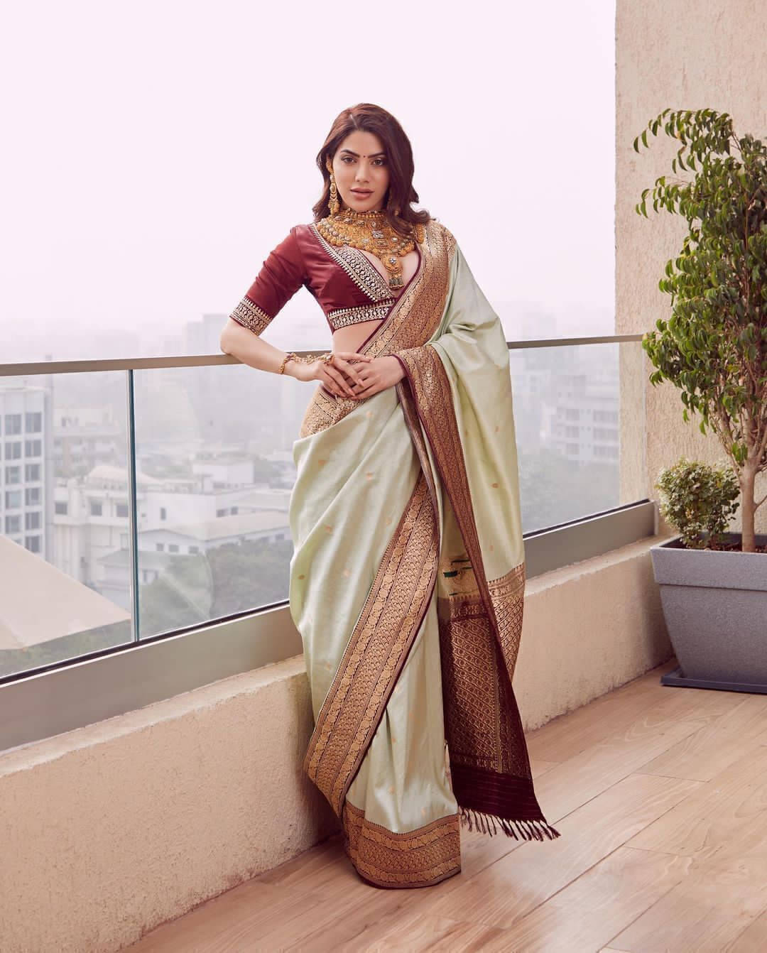     			Bansari Textile Art Silk Woven Banarasi saree With Unstitched Blouse Piece ( Cream )