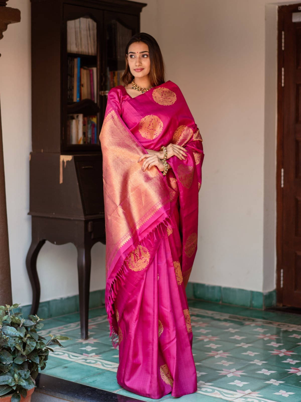 Bansari Textile Art Silk Woven Kanjeevaram Sarees With Unstitched Blouse Piece ( Pink ) Bansari Textile Art Silk Woven Kanjeevaram Sarees With Unstitched Blouse Piece ( Pink )
