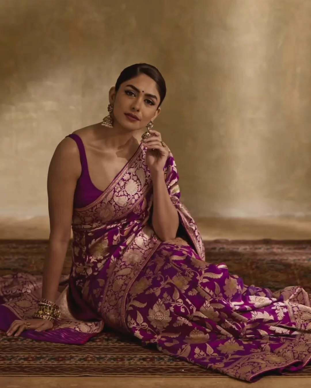 Bansari Textile Art Silk Woven Banarasi saree With Unstitched Blouse Piece ( Purple )     			Bansari Textile Art Silk Woven Banarasi saree With Unstitched Blouse Piece ( Purple )