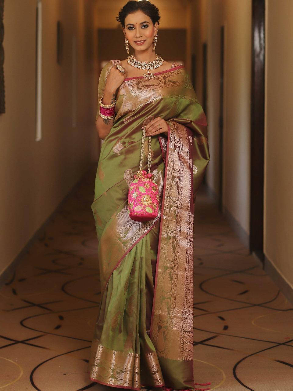     			Bansari Textile Art Silk Woven Banarasi saree With Unstitched Blouse Piece ( Green )