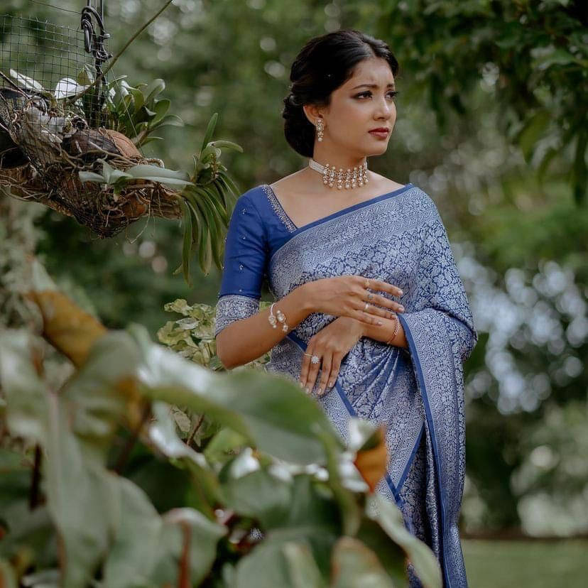     			Bansari Textile Art Silk Woven Banarasi saree With Unstitched Blouse Piece ( Blue )