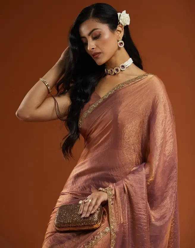 Bansari Textile Chiffon Dyed Regular Saree With Unstitched Blouse Piece ( Purple ) Bansari Textile Chiffon Dyed Regular Saree With Unstitched Blouse Piece ( Purple )