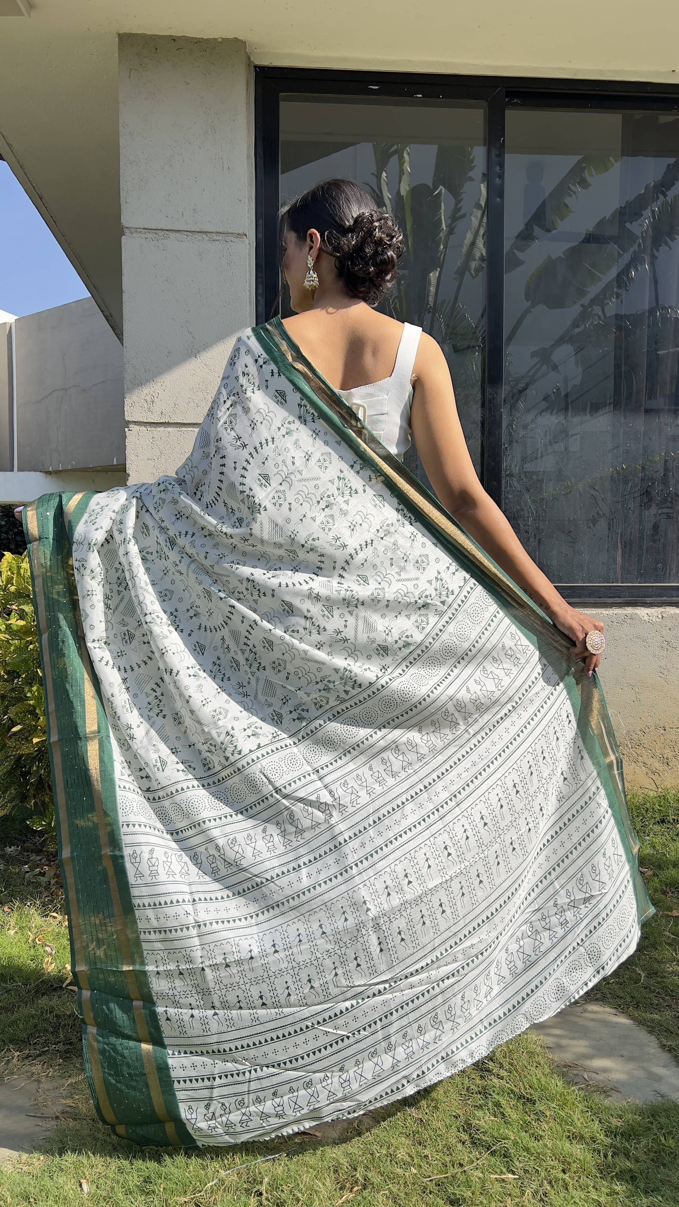     			Bansari Textile Chiffon Self Design Regular Saree With Unstitched Blouse Piece ( Green )