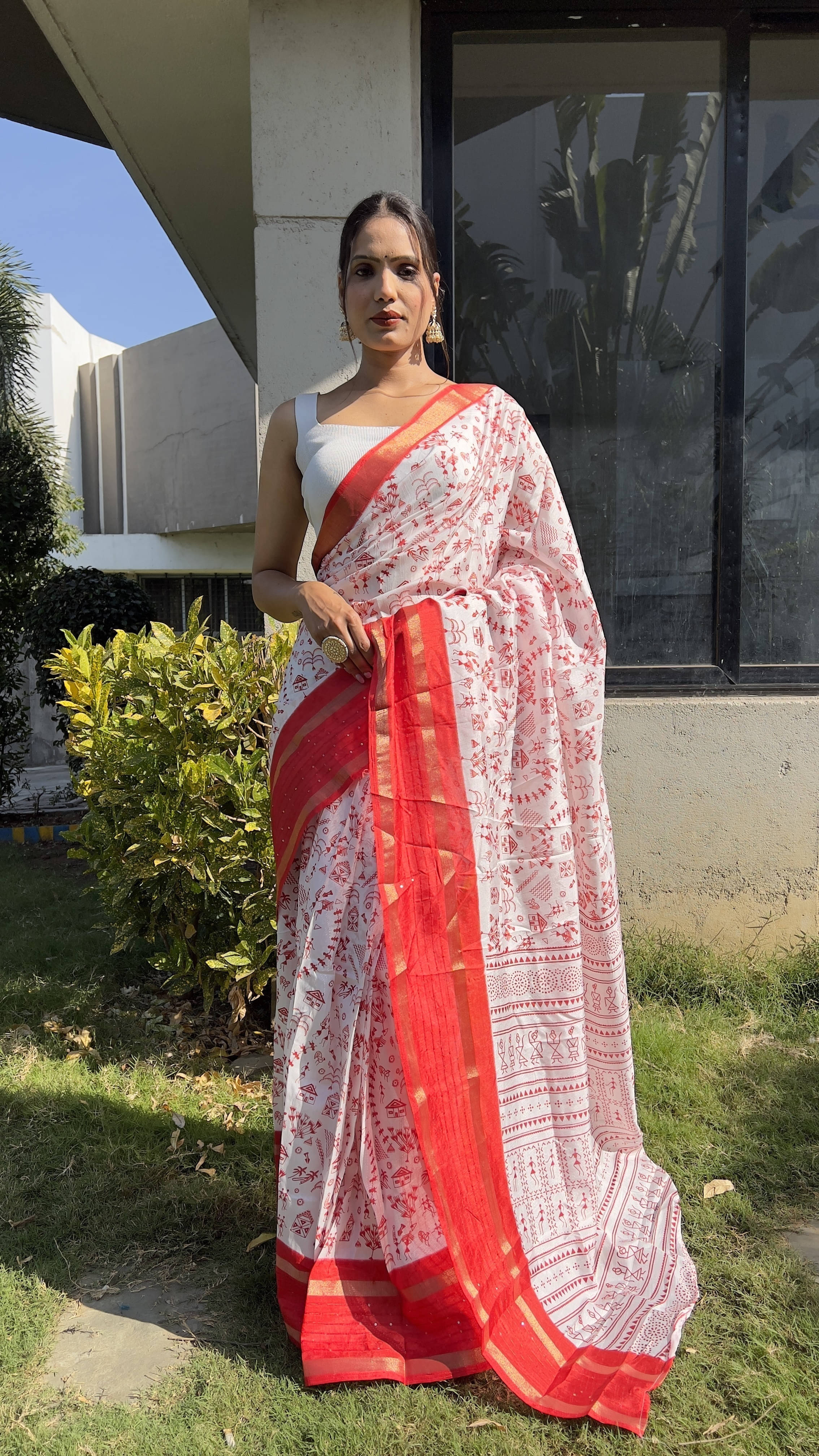     			Bansari Textile Chiffon Self Design Regular Saree With Unstitched Blouse Piece ( Red )
