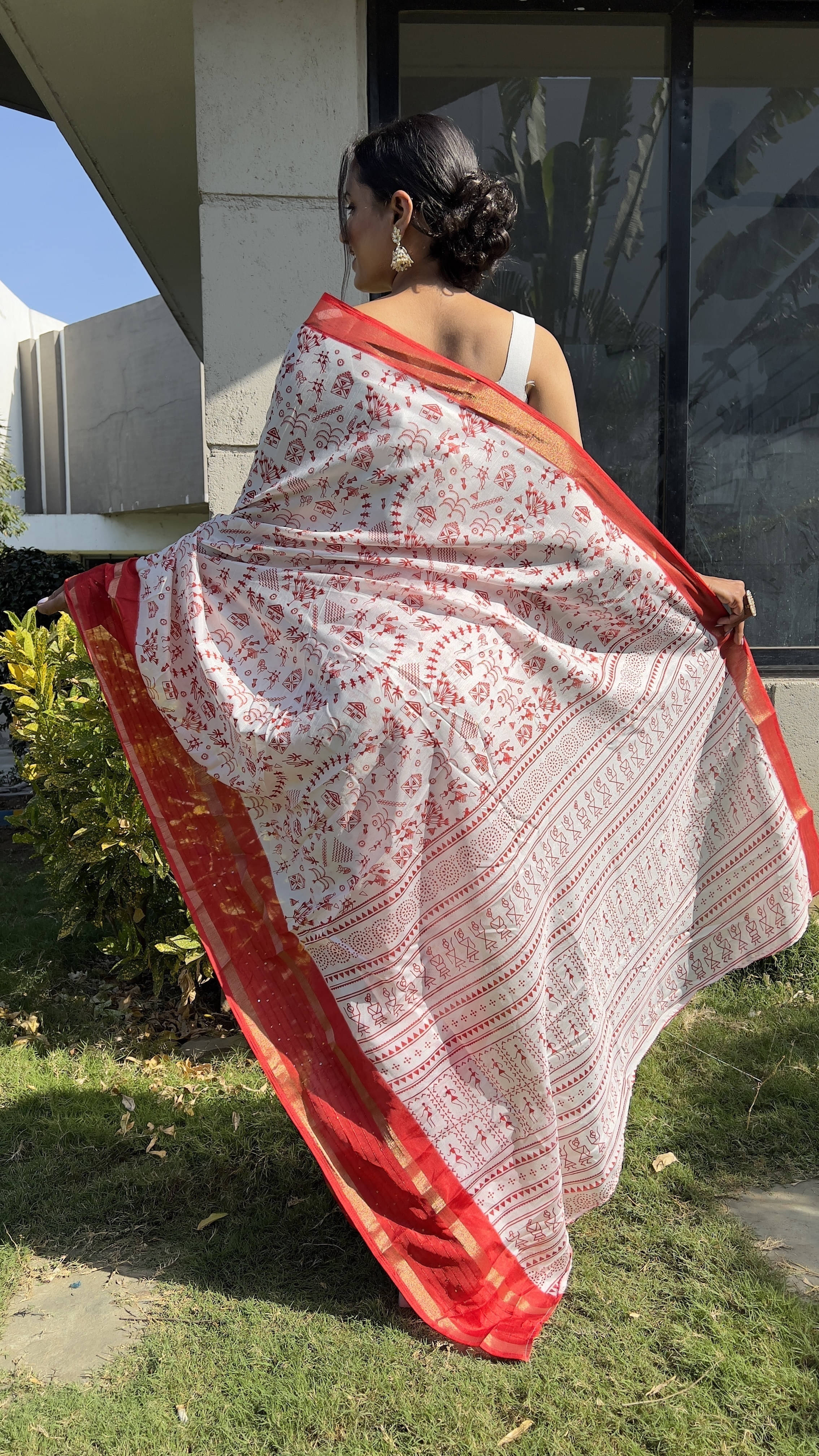     			Bansari Textile Chiffon Self Design Regular Saree With Unstitched Blouse Piece ( Red )