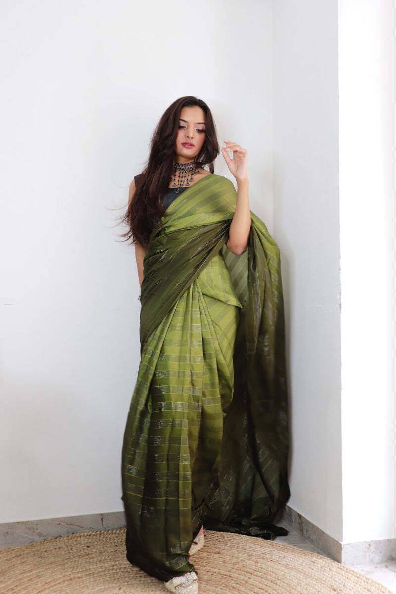     			Bansari Textile Chiffon Solid Regular Saree With Unstitched Blouse Piece ( Green )