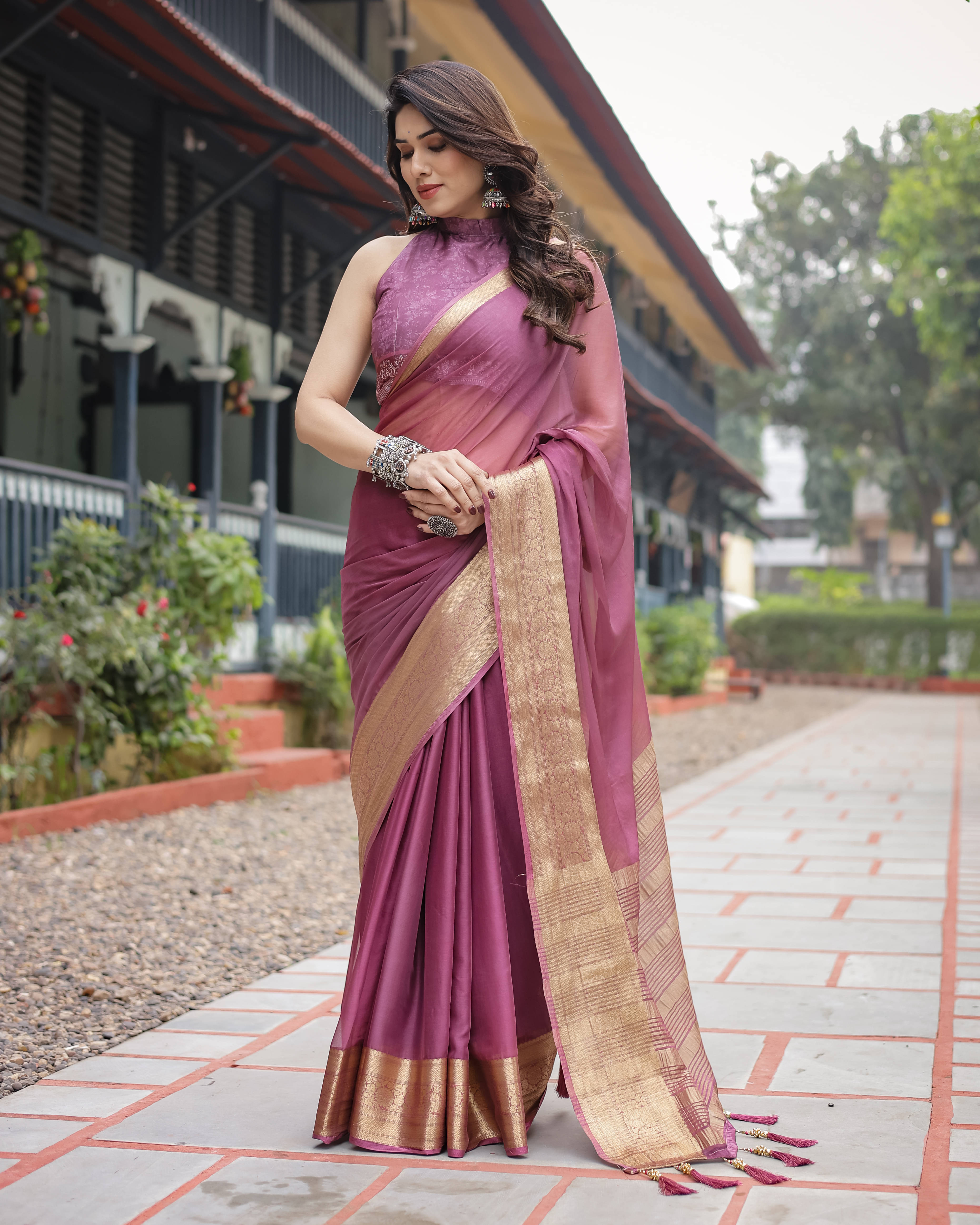     			Bansari Textile Chiffon Solid Regular Saree With Unstitched Blouse Piece ( Pink )