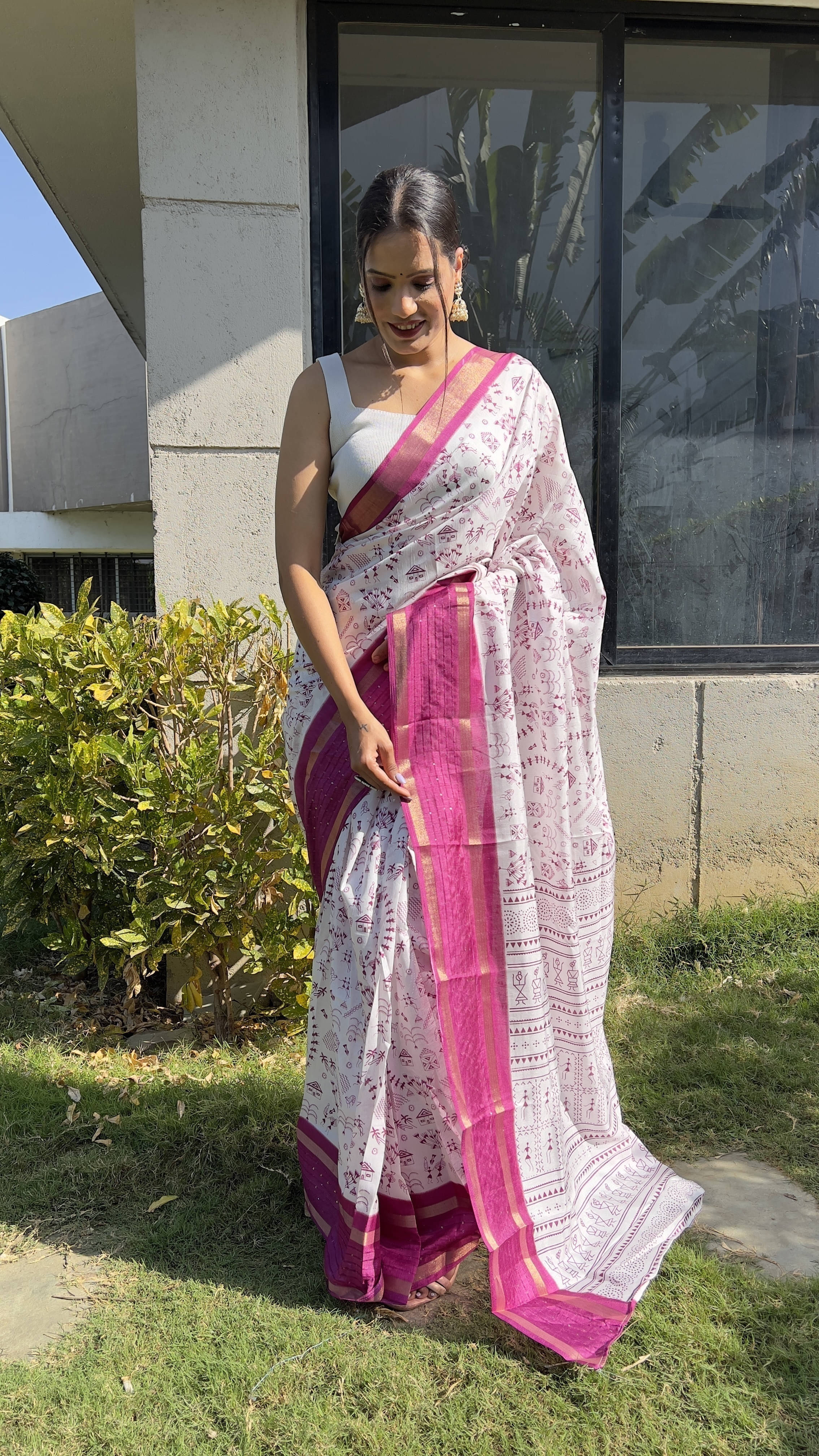 Bansari Textile Chiffon Solid Regular Saree With Unstitched Blouse Piece ( Multicolor ) Bansari Textile Chiffon Solid Regular Saree With Unstitched Blouse Piece ( Multicolor )
