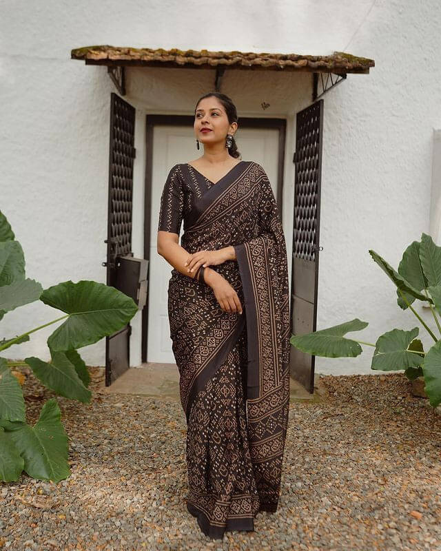     			Bansari Textile Cotton Blend Printed Kanjeevaram Sarees With Unstitched Blouse Piece ( Black )