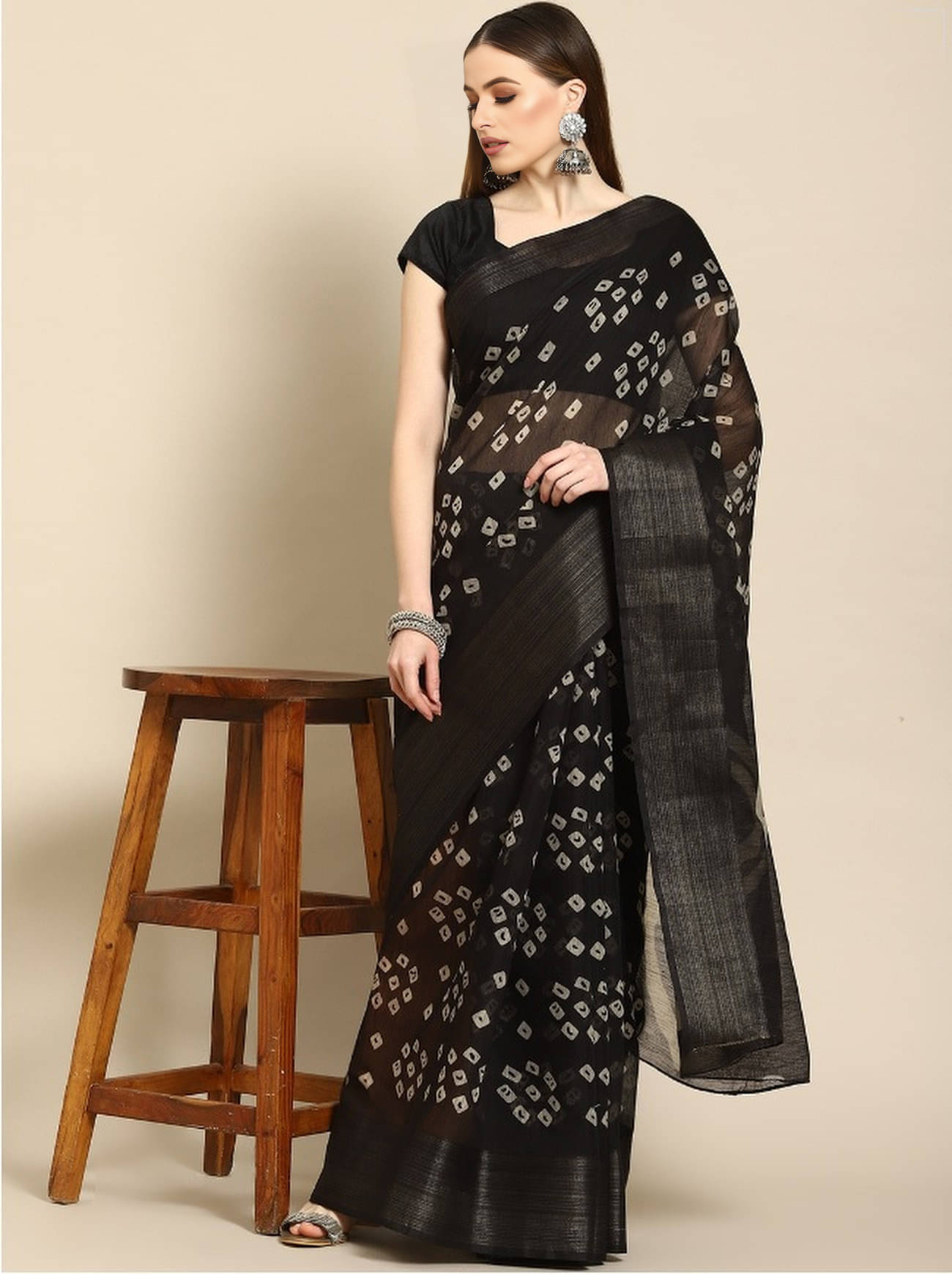 Bansari Textile Cotton Blend Printed Bandhani Sarees With Unstitched Blouse Piece ( Black ) Bansari Textile Cotton Blend Printed Bandhani Sarees With Unstitched Blouse Piece ( Black )