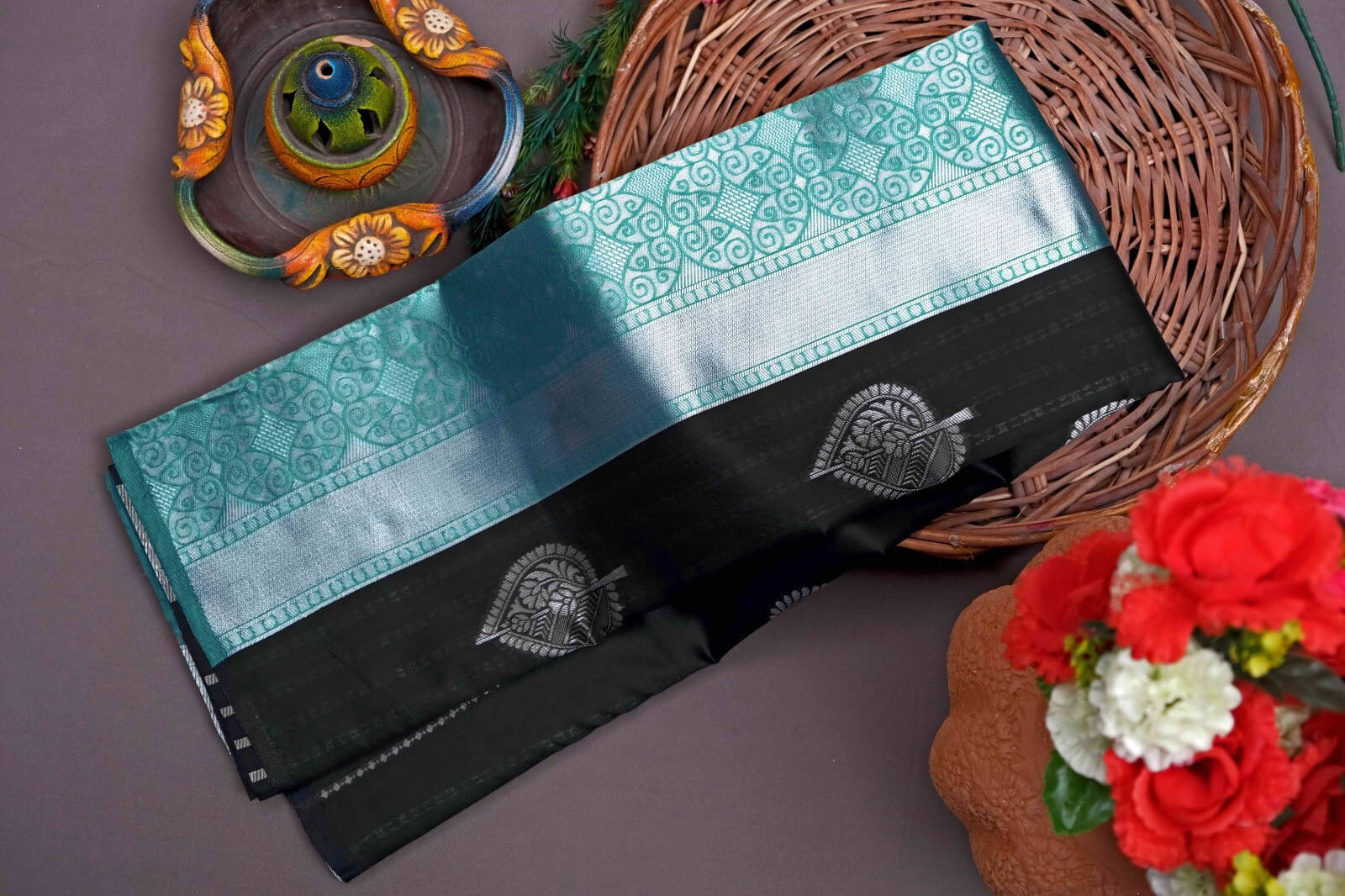 Bansari Textile Cotton Blend Solid Kanjeevaram Sarees With Unstitched Blouse Piece ( Black ) Bansari Textile Cotton Blend Solid Kanjeevaram Sarees With Unstitched Blouse Piece ( Black )