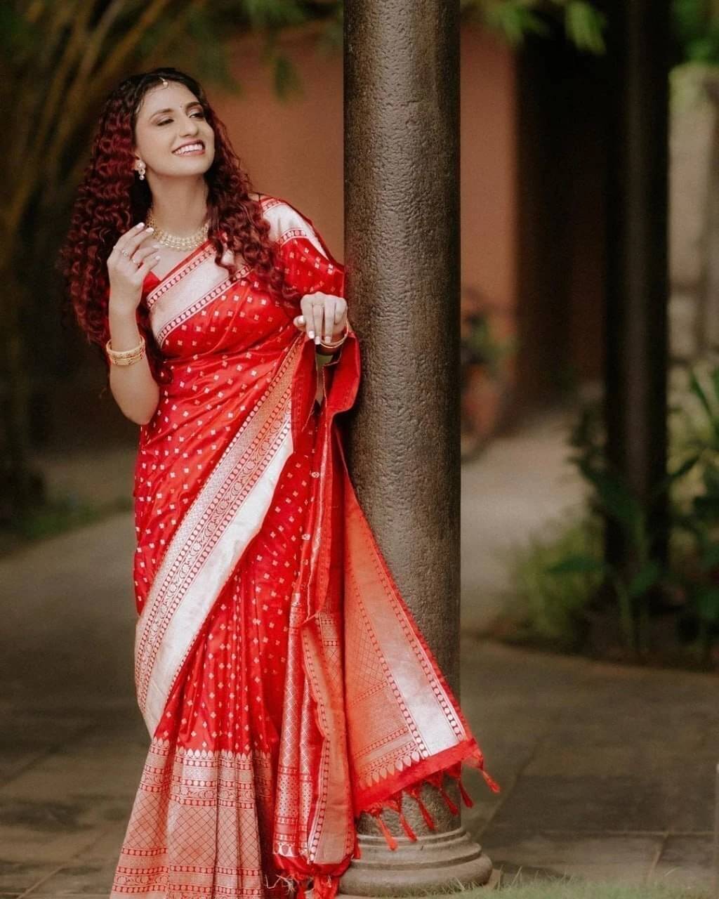Bansari Textile Cotton Silk Printed Regular Saree With Unstitched Blouse Piece ( Red )     			Bansari Textile Cotton Silk Printed Regular Saree With Unstitched Blouse Piece ( Red )