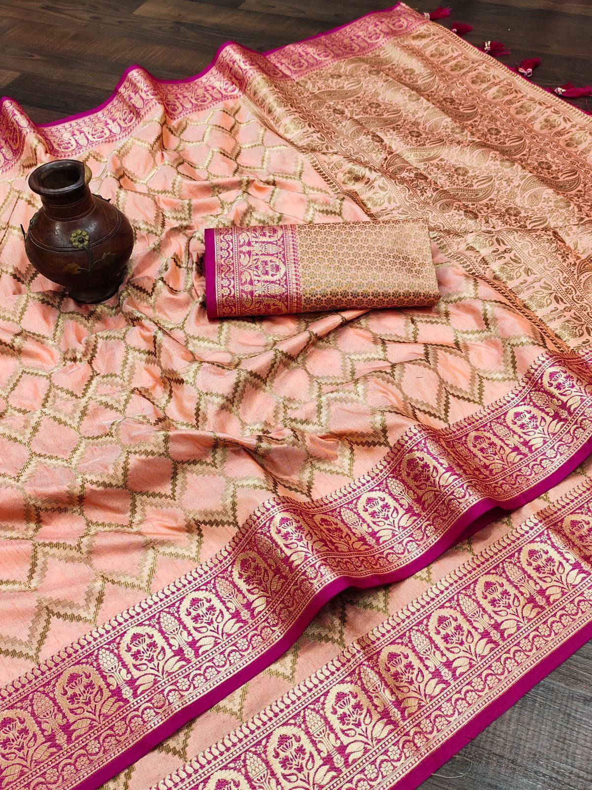     			Bansari Textile Cotton Silk Self Design Banarasi saree With Unstitched Blouse Piece ( Orange )