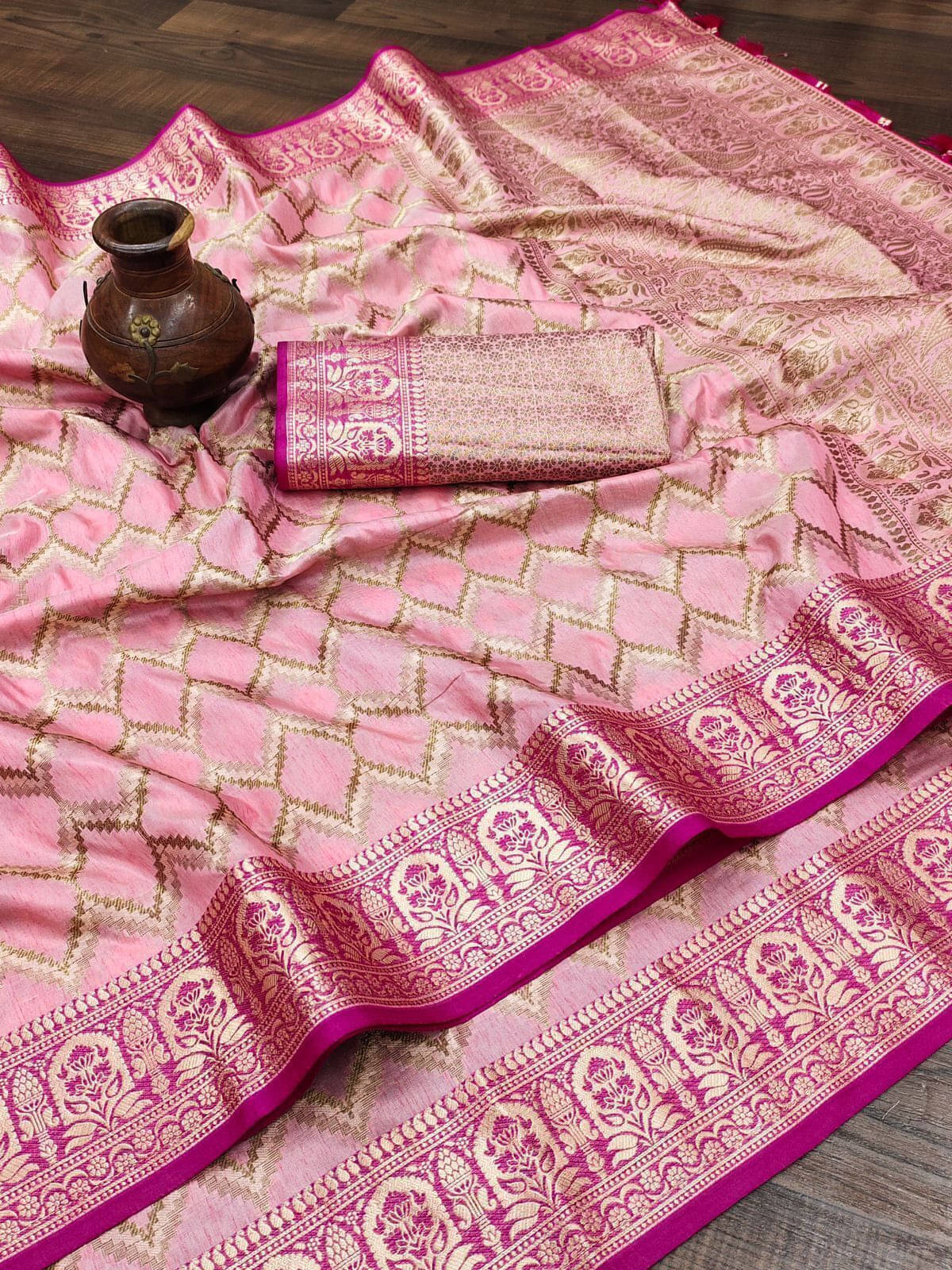     			Bansari Textile Cotton Silk Self Design Banarasi saree With Unstitched Blouse Piece ( Pink )