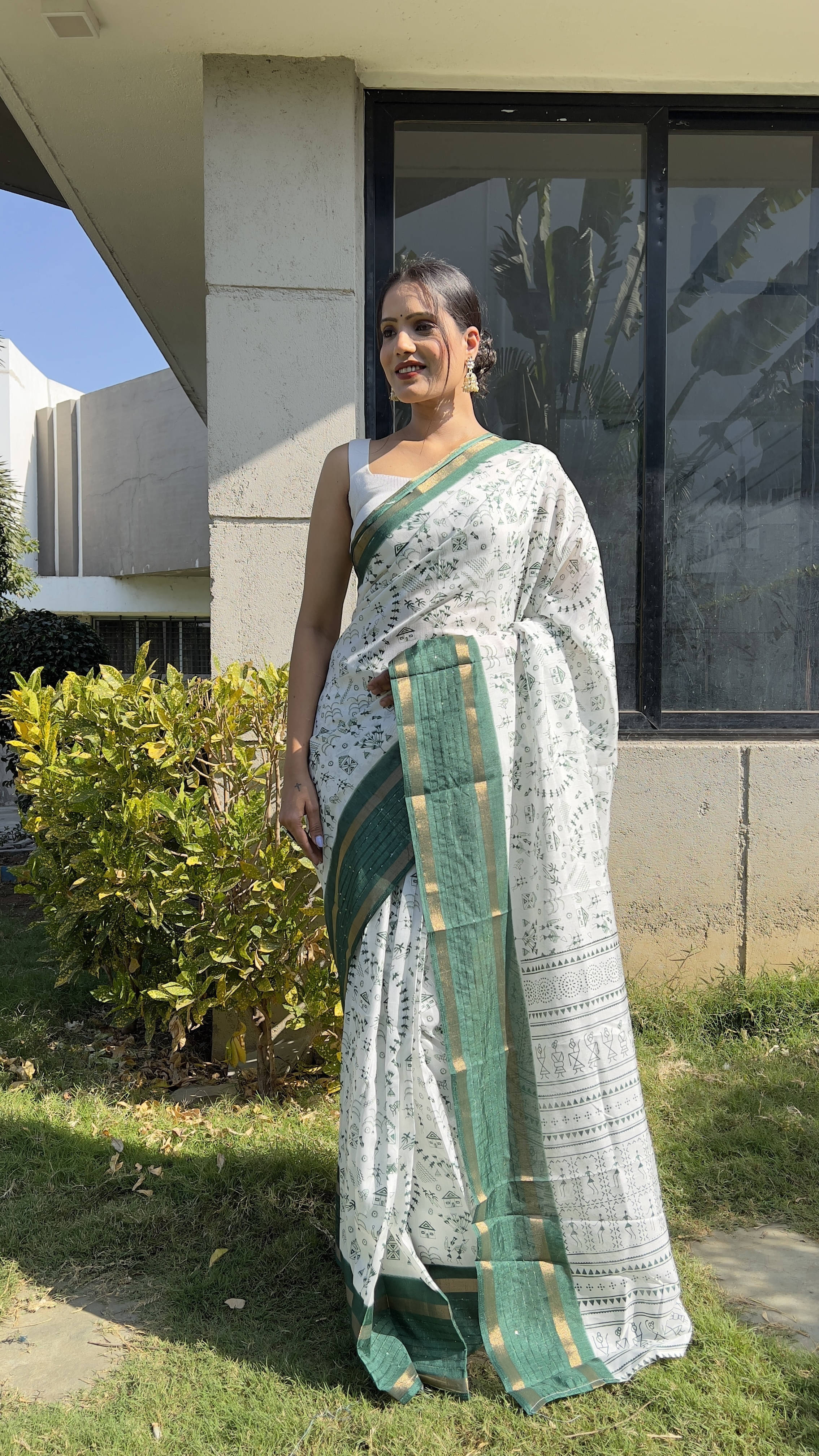 Bansari Textile Cotton Silk Self Design Regular Saree With Unstitched Blouse Piece ( Green ) Bansari Textile Cotton Silk Self Design Regular Saree With Unstitched Blouse Piece ( Green )