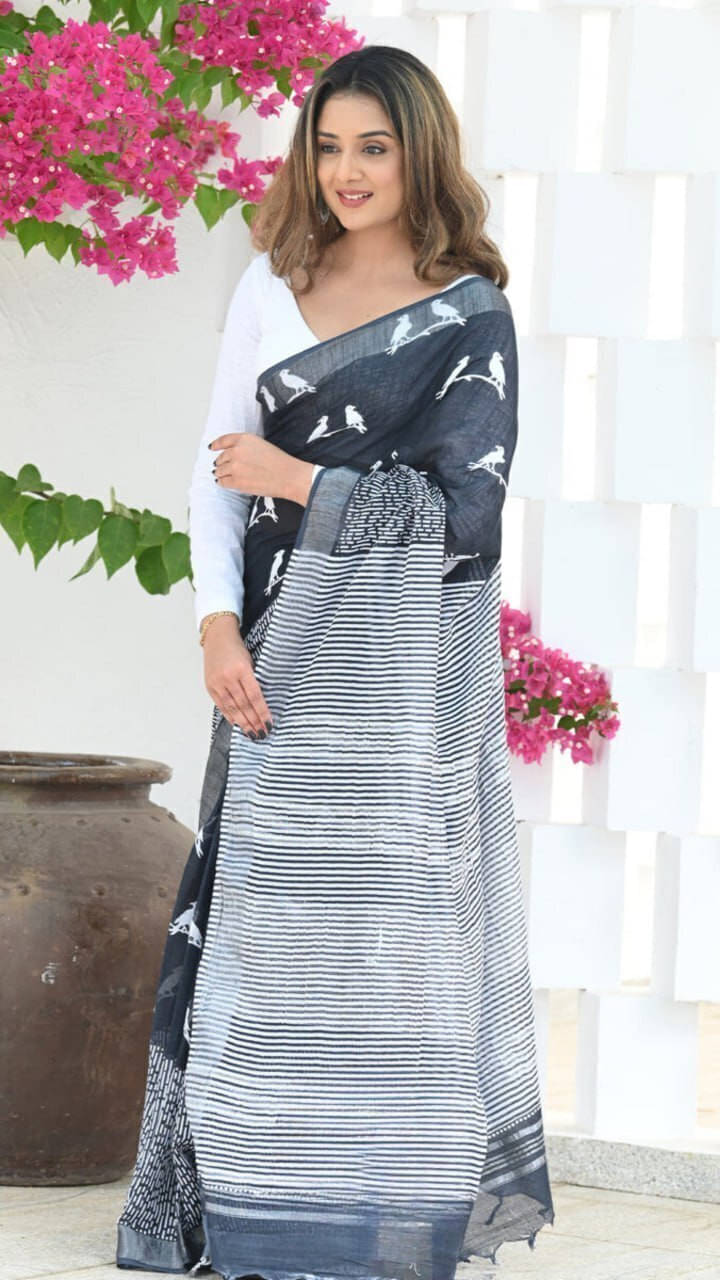     			Bansari Textile Cotton Silk Woven Banarasi saree With Unstitched Blouse Piece ( Black )