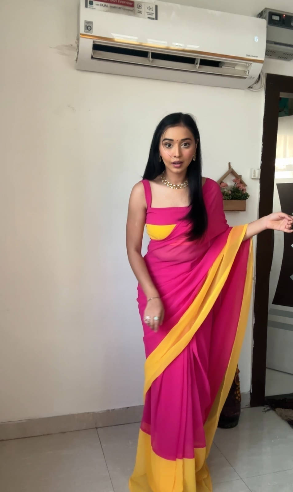     			Bansari Textile Georgette Solid Regular Saree With Unstitched Blouse Piece ( Pink )