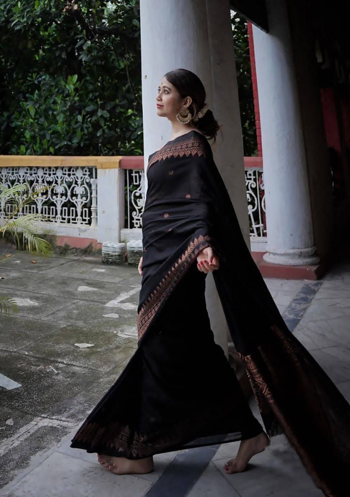 Bansari Textile Jacquard Embroidered Regular Saree With Unstitched Blouse Piece ( Black ) Bansari Textile Jacquard Embroidered Regular Saree With Unstitched Blouse Piece ( Black )