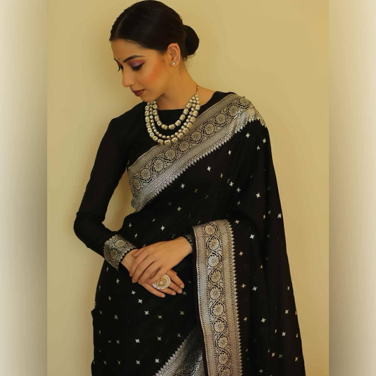 Bansari Textile Jacquard Embroidered Regular Saree With Unstitched Blouse Piece ( Black ) Bansari Textile Jacquard Embroidered Regular Saree With Unstitched Blouse Piece ( Black )